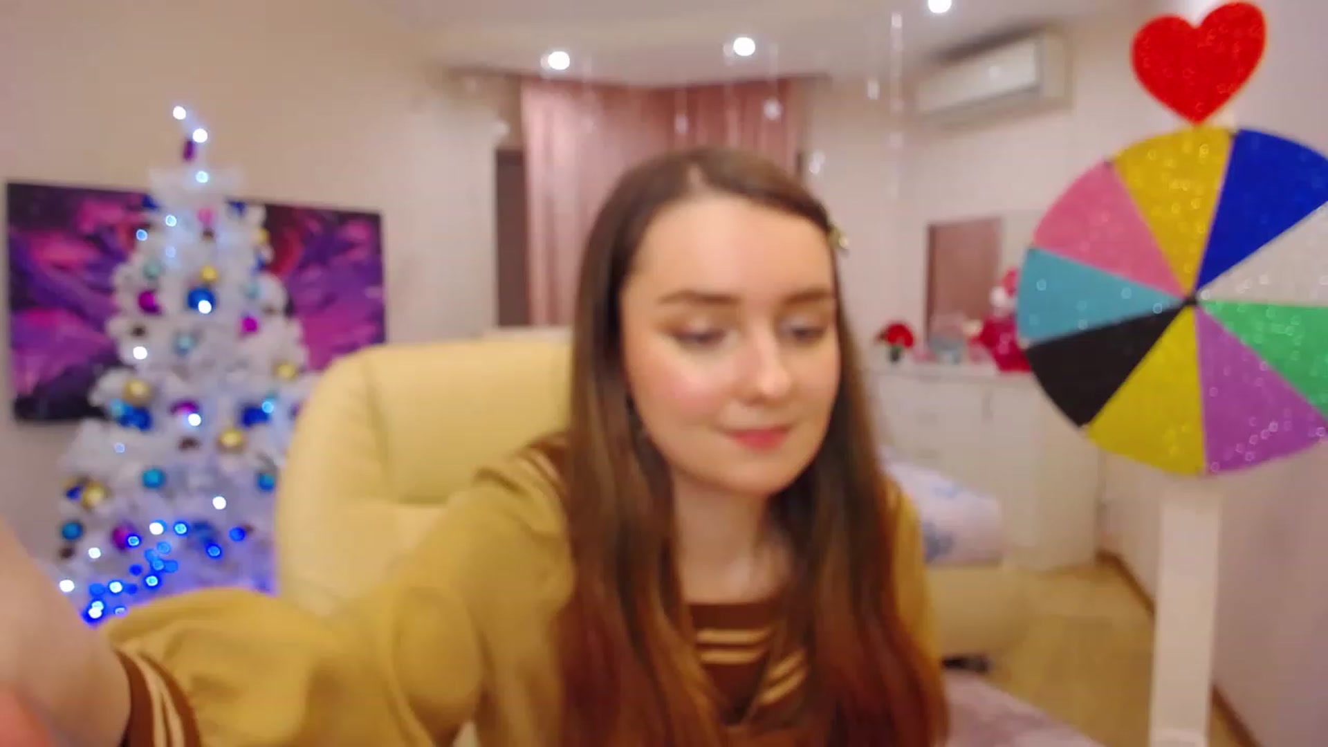 Gallery image thumbnail from OceanFeelss's myfreecams stream on, 12/24/2022, 17:05 image 12 of 20