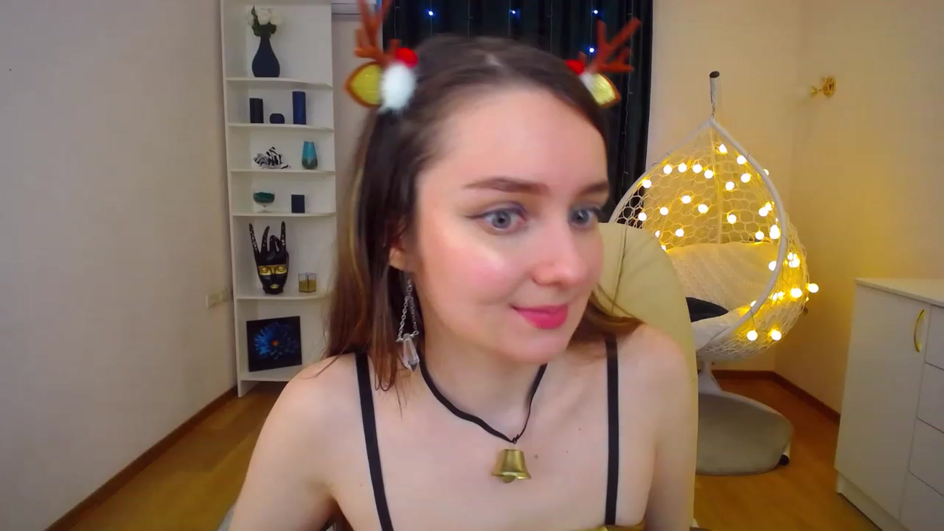 Gallery image thumbnail from OceanFeelss's myfreecams stream on, 12/26/2022, 11:30 image 1 of 20