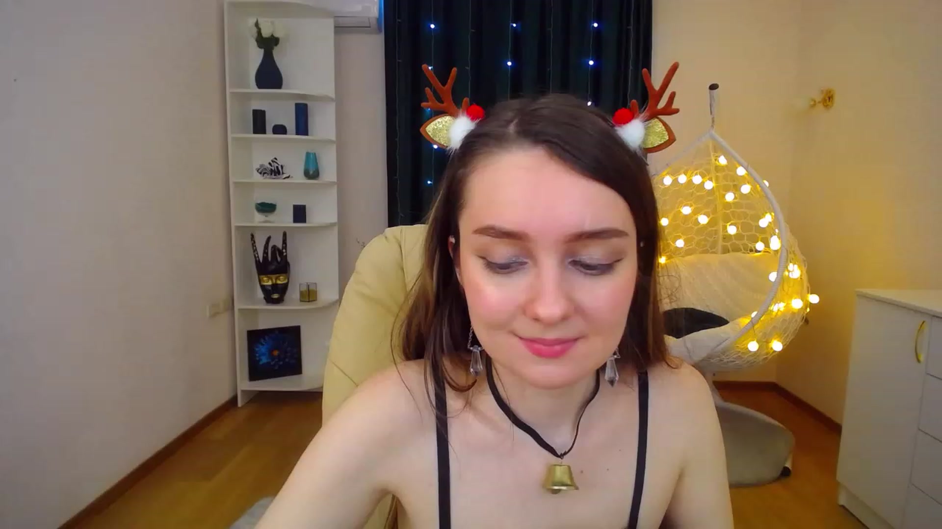 Gallery image thumbnail from OceanFeelss's myfreecams stream on, 12/26/2022, 11:30 image 17 of 20