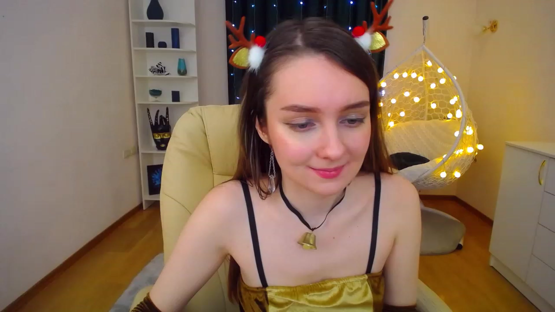 Gallery image thumbnail from OceanFeelss's myfreecams stream on, 12/26/2022, 11:30 image 6 of 20
