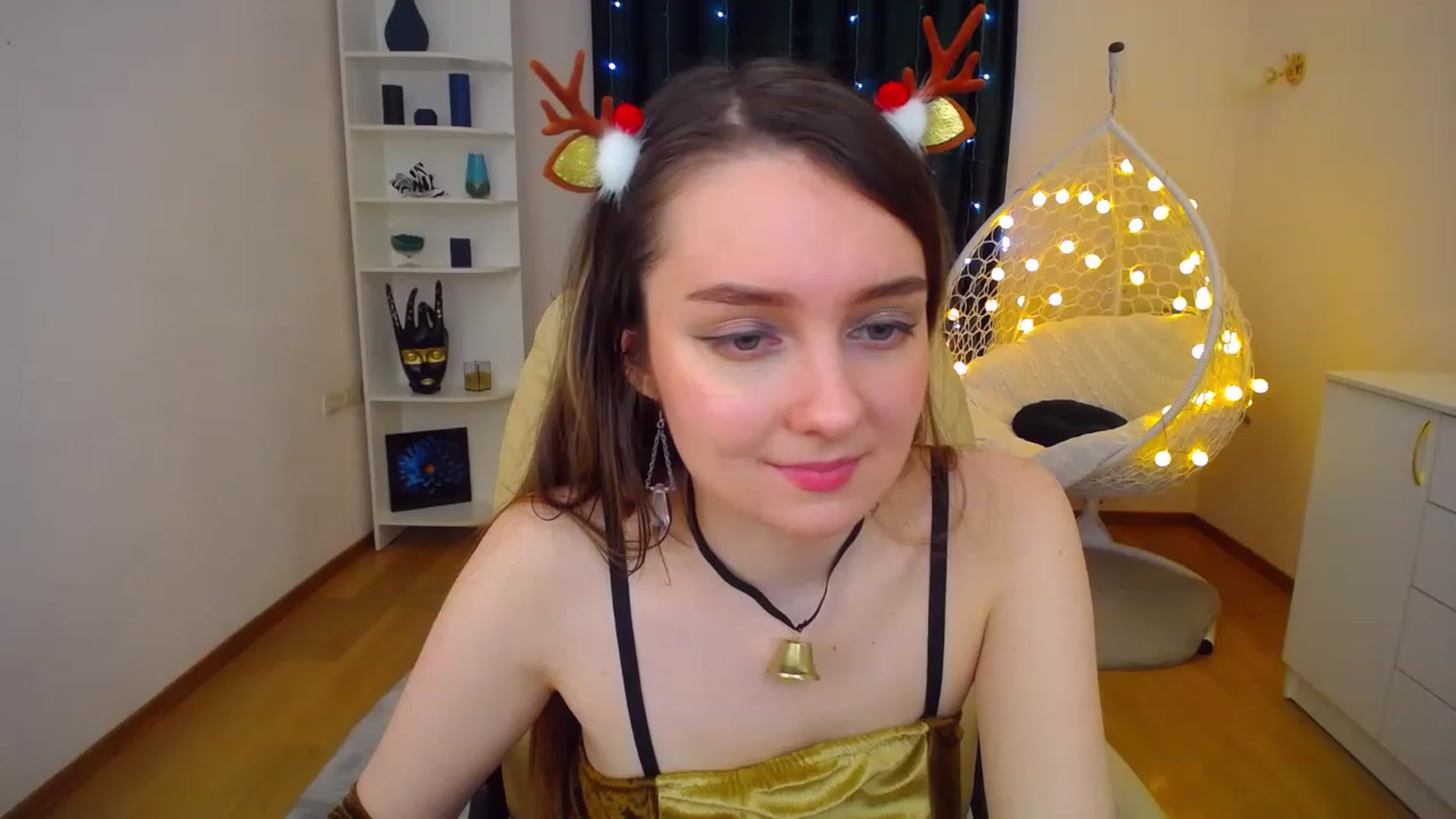 Gallery image thumbnail from OceanFeelss's myfreecams stream on, 12/26/2022, 11:30 image 8 of 20