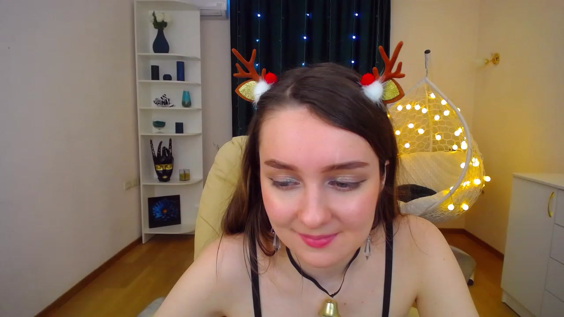 Gallery image thumbnail from OceanFeelss's myfreecams stream on, 12/26/2022, 11:30 image 16 of 20