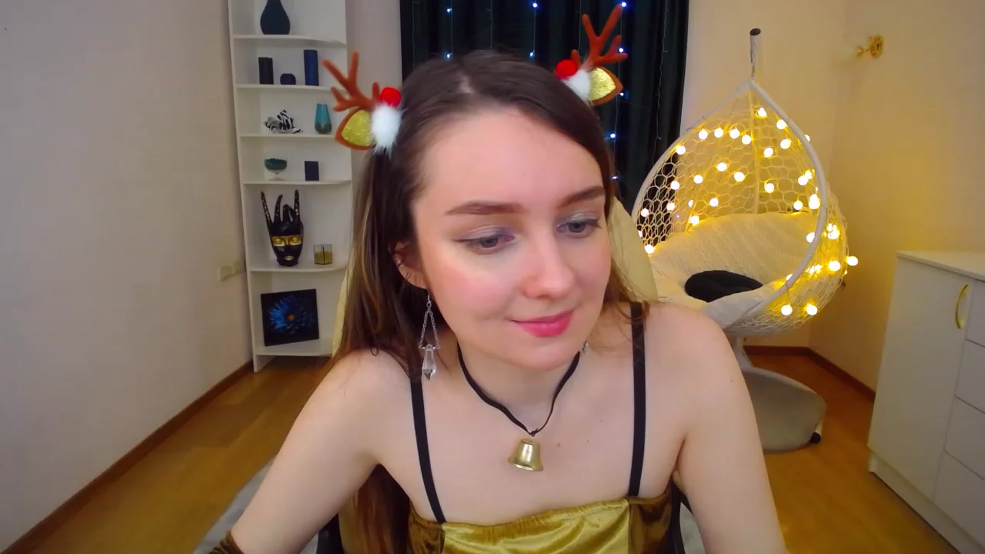 Gallery image thumbnail from OceanFeelss's myfreecams stream on, 12/26/2022, 11:30 image 7 of 20