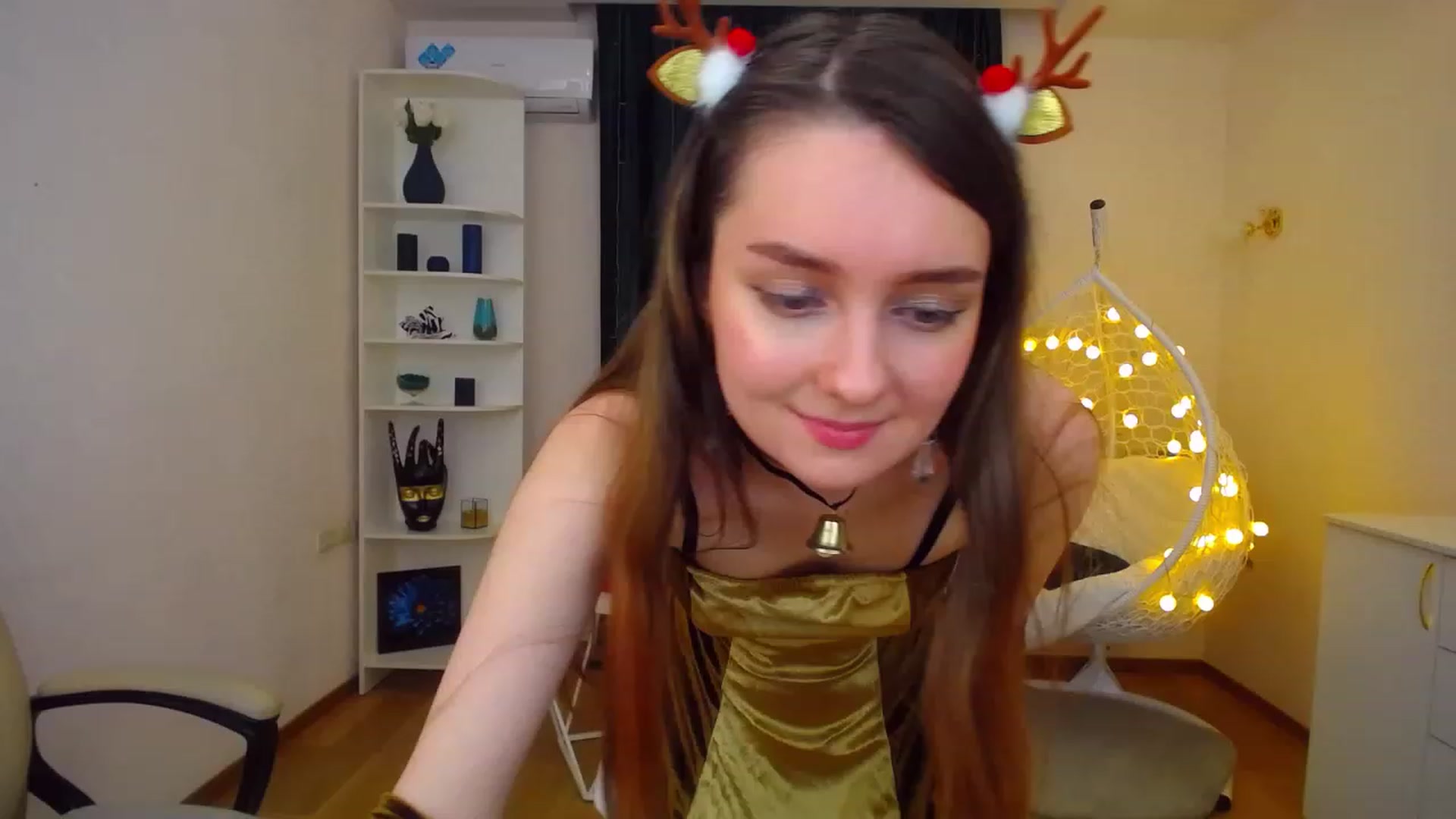 Gallery image thumbnail from OceanFeelss's myfreecams stream on, 12/26/2022, 11:30 image 18 of 20