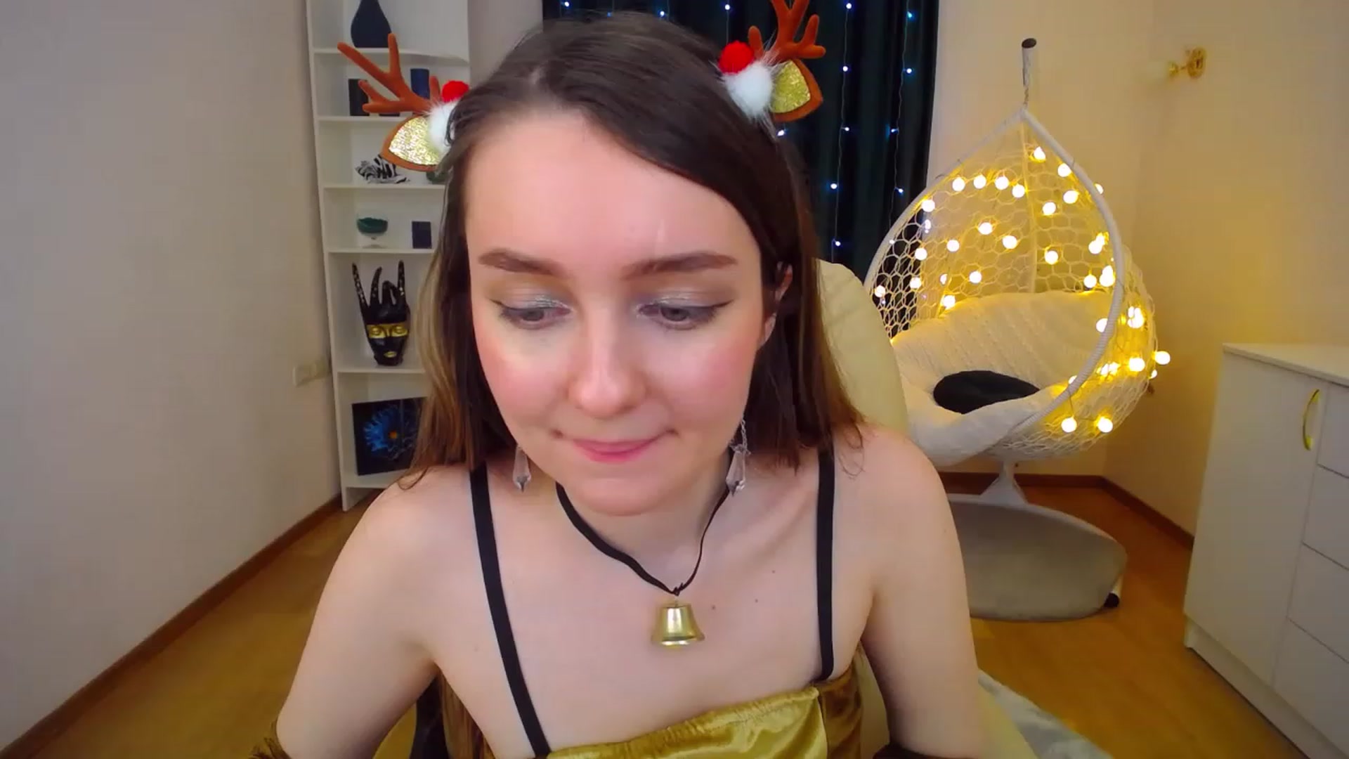 Gallery image thumbnail from OceanFeelss's myfreecams stream on, 12/26/2022, 12:35 image 13 of 20