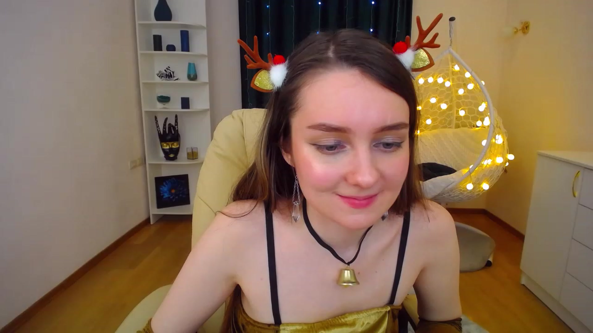 Gallery image thumbnail from OceanFeelss's myfreecams stream on, 12/26/2022, 12:35 image 15 of 20