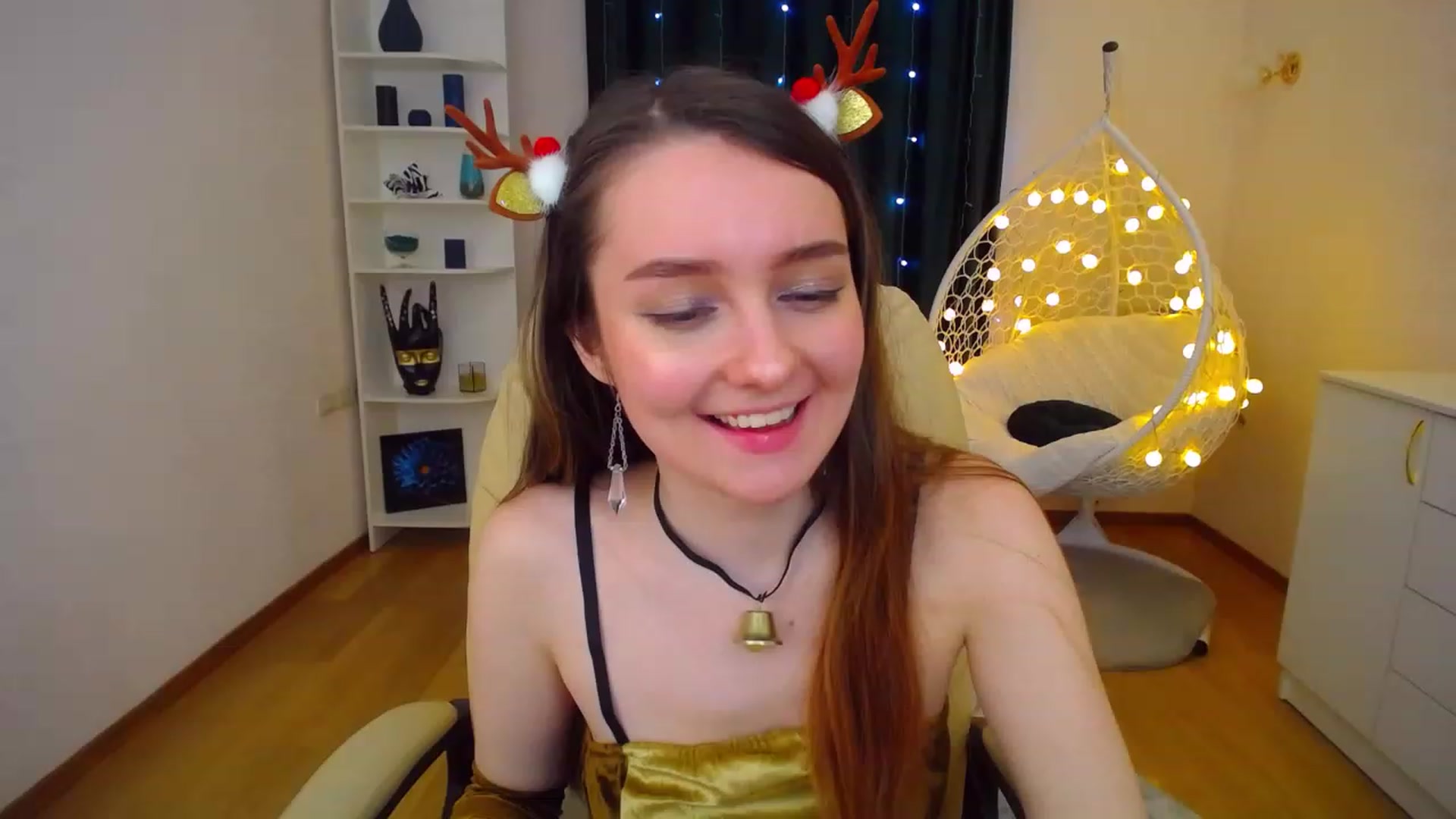 Gallery image thumbnail from OceanFeelss's myfreecams stream on, 12/26/2022, 12:35 image 8 of 20