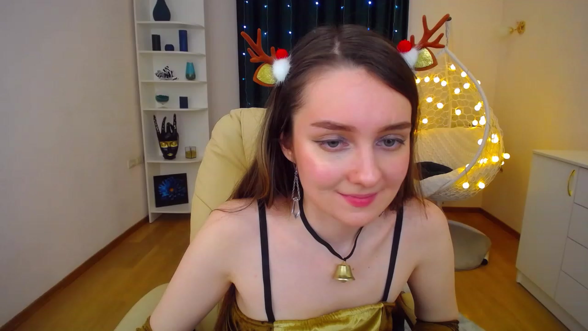 Gallery image thumbnail from OceanFeelss's myfreecams stream on, 12/26/2022, 12:35 image 16 of 20