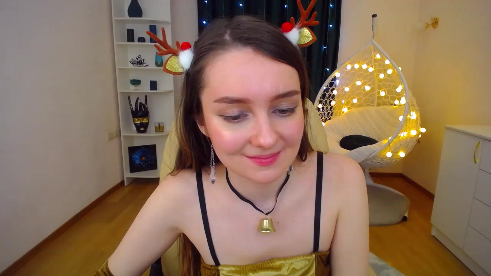Gallery image thumbnail from OceanFeelss's myfreecams stream on, 12/26/2022, 12:35 image 9 of 20
