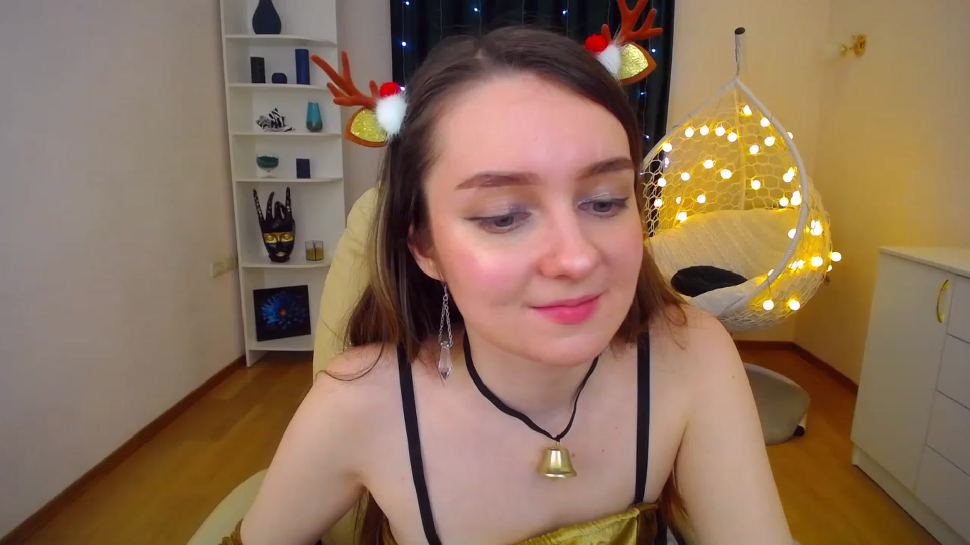 Gallery image thumbnail from OceanFeelss's myfreecams stream on, 12/26/2022, 12:35 image 17 of 20