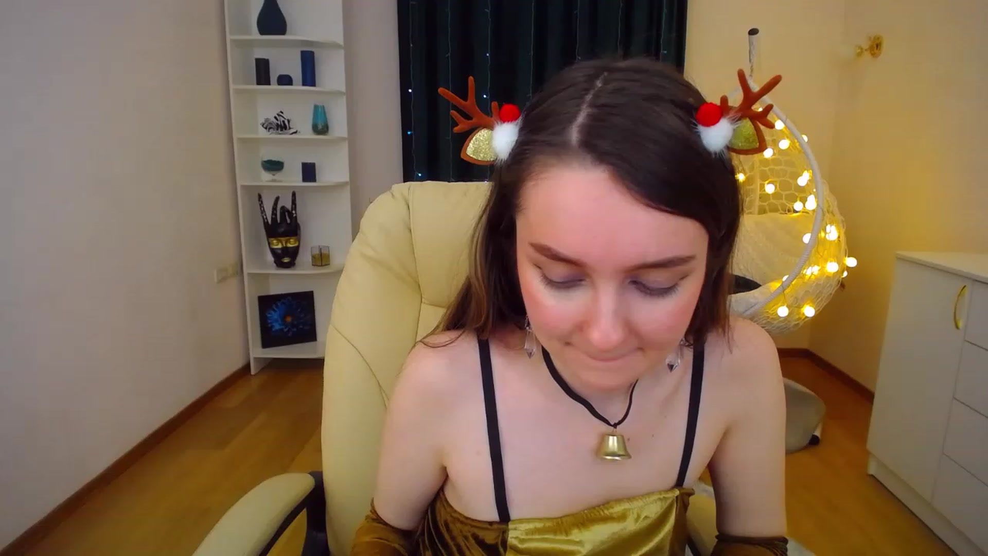 Gallery image thumbnail from OceanFeelss's myfreecams stream on, 12/26/2022, 12:35 image 12 of 20