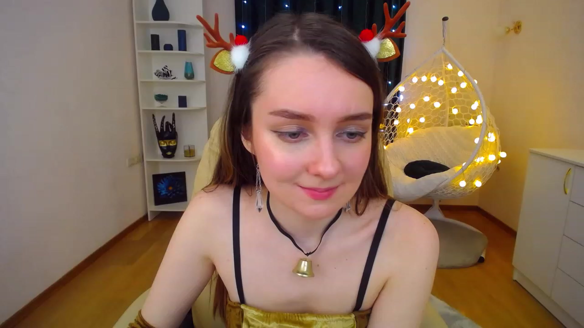 Gallery image thumbnail from OceanFeelss's myfreecams stream on, 12/26/2022, 12:35 image 10 of 20