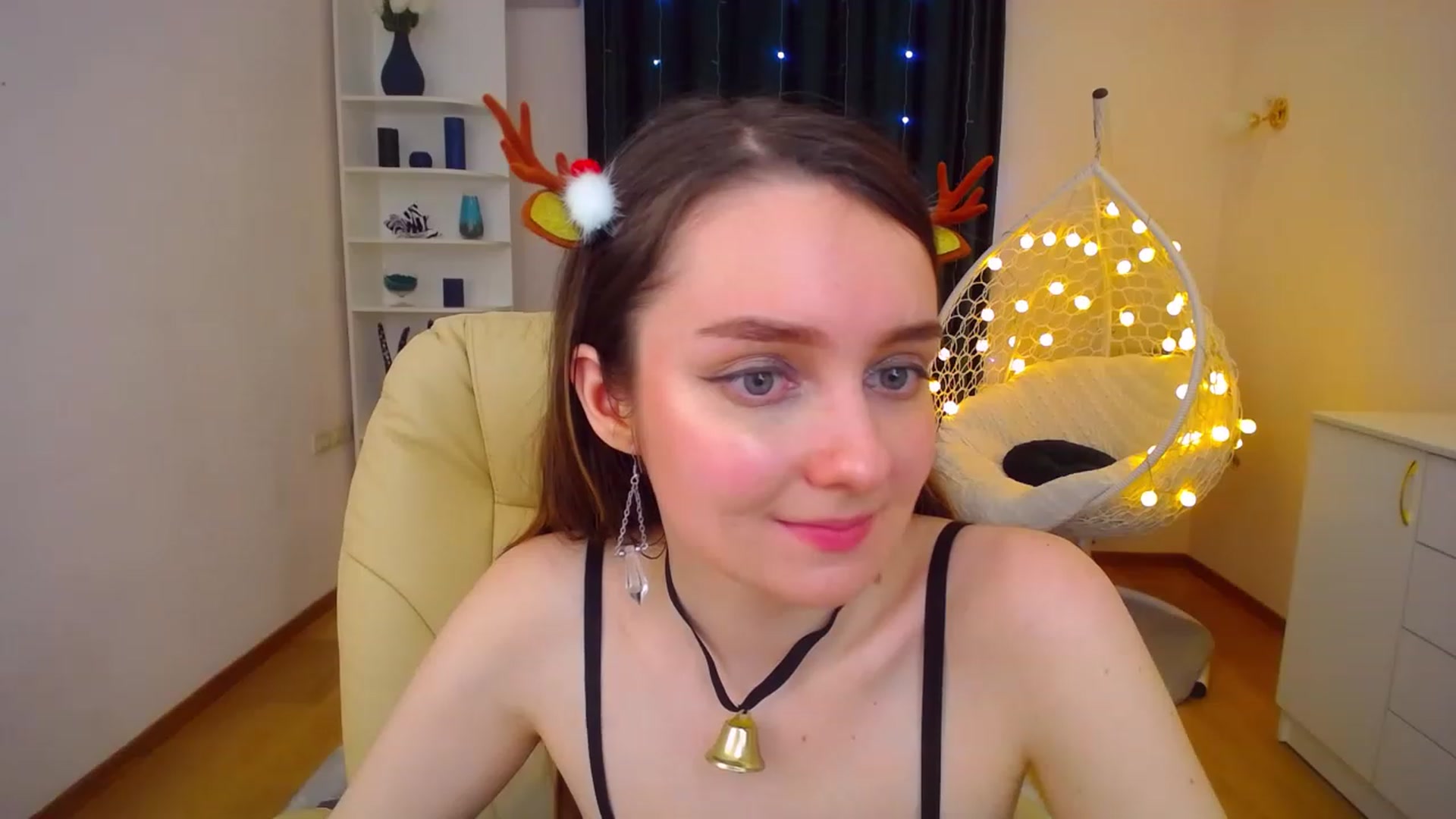 Gallery image thumbnail from OceanFeelss's myfreecams stream on, 12/26/2022, 15:38 image 20 of 20