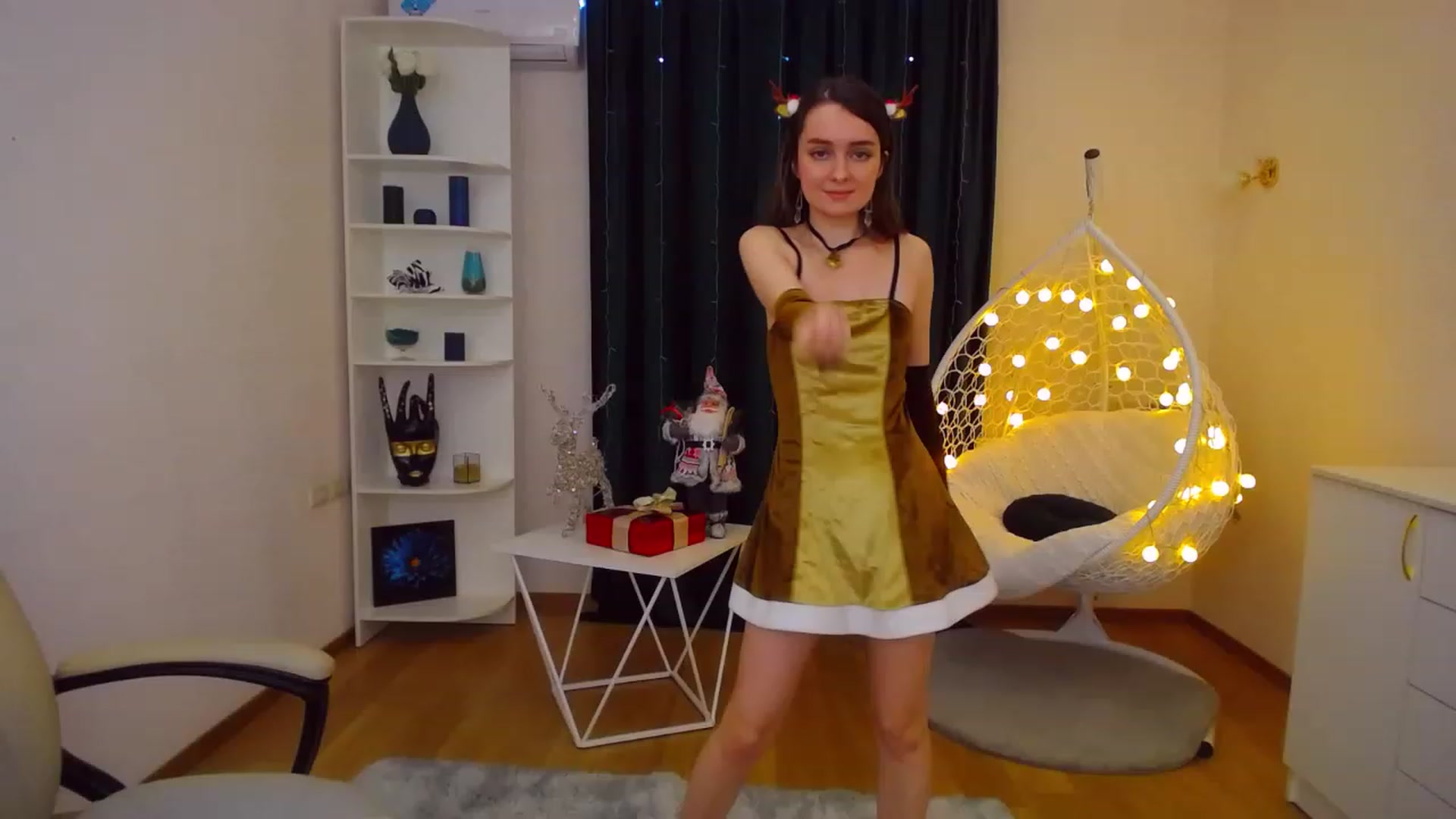 Gallery image thumbnail from OceanFeelss's myfreecams stream on, 12/26/2022, 15:38 image 12 of 20