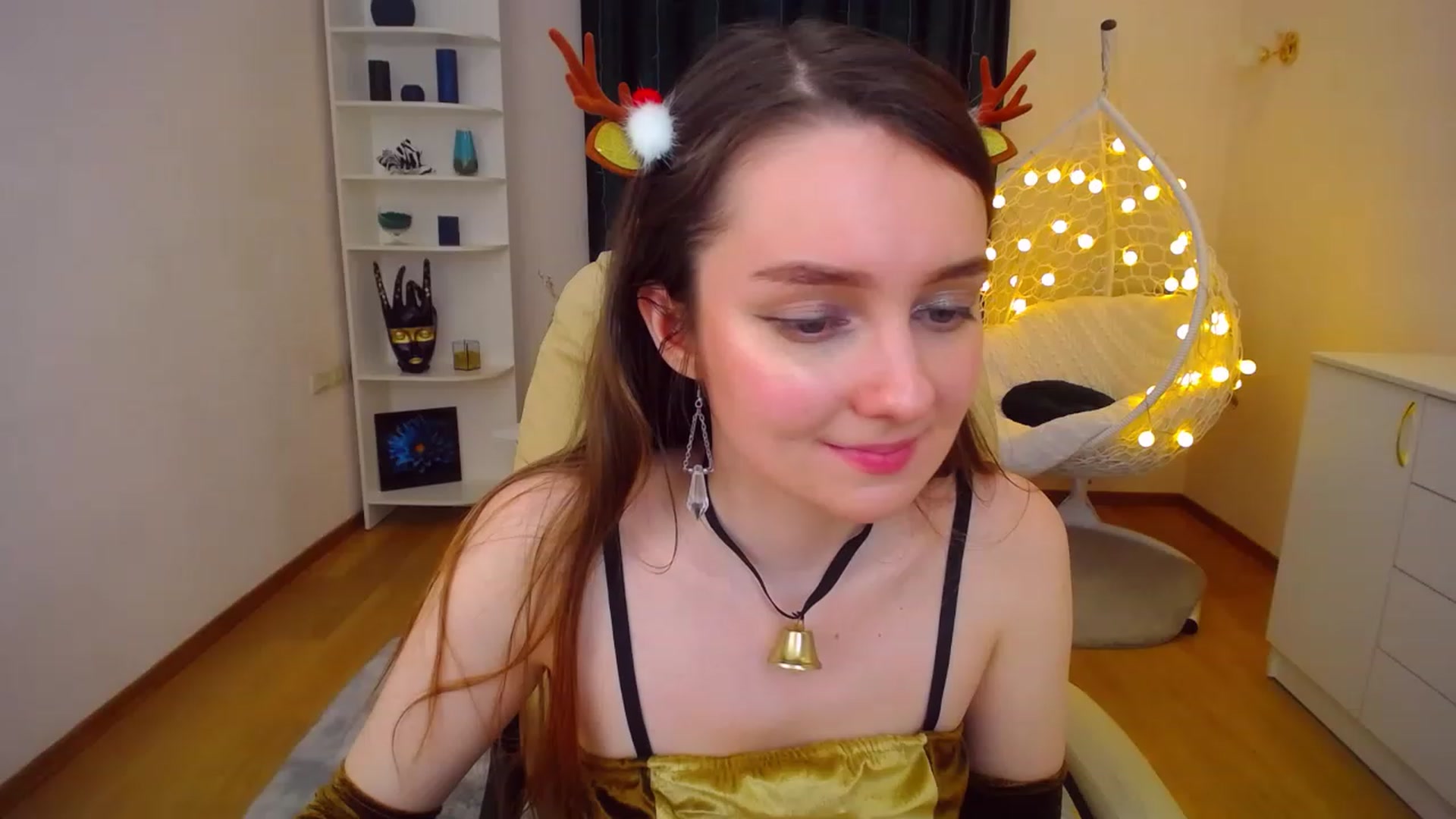 Gallery image thumbnail from OceanFeelss's myfreecams stream on, 12/26/2022, 15:38 image 10 of 20