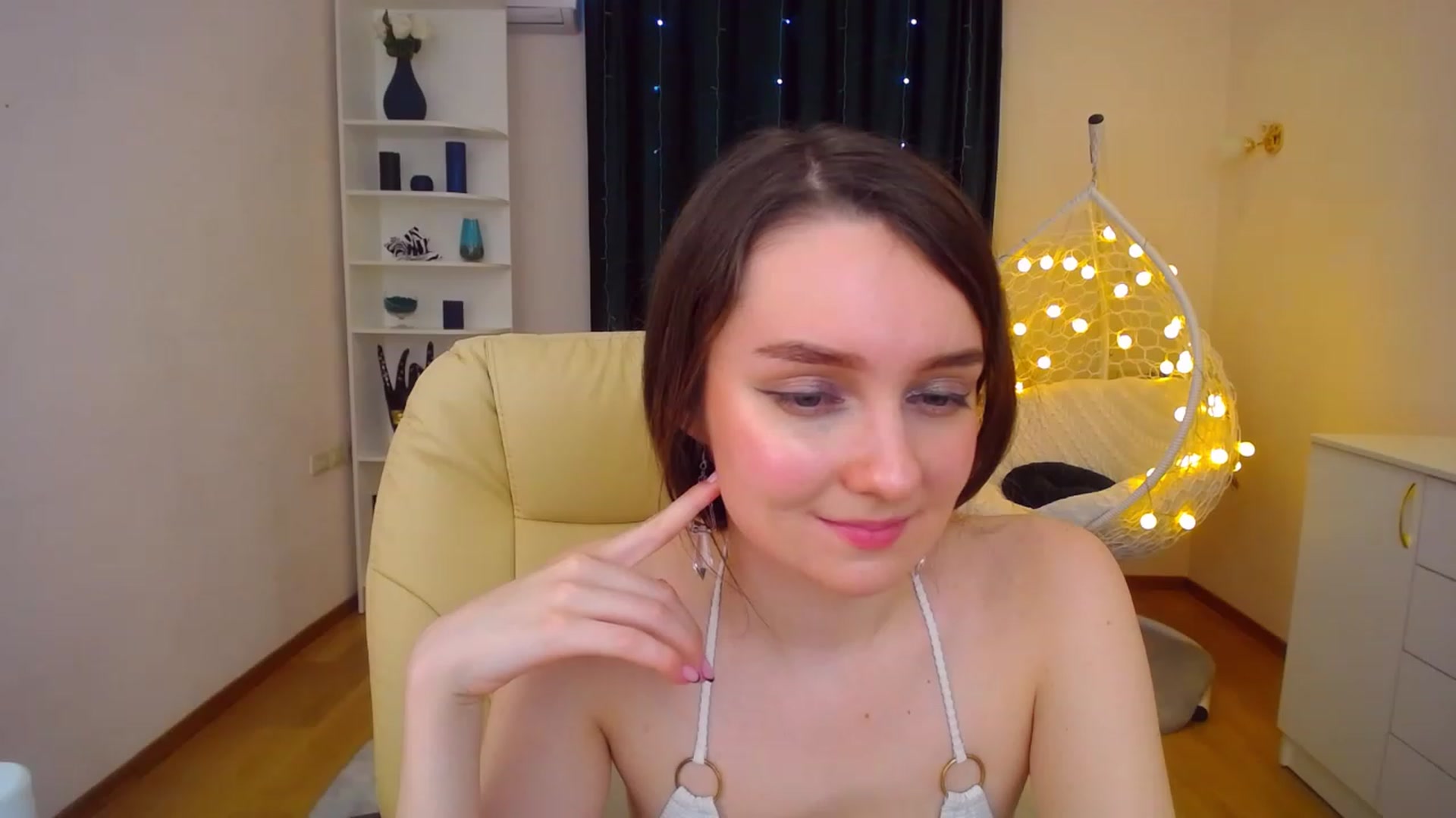 Gallery image thumbnail from OceanFeelss's myfreecams stream on, 12/26/2022, 15:38 image 2 of 20