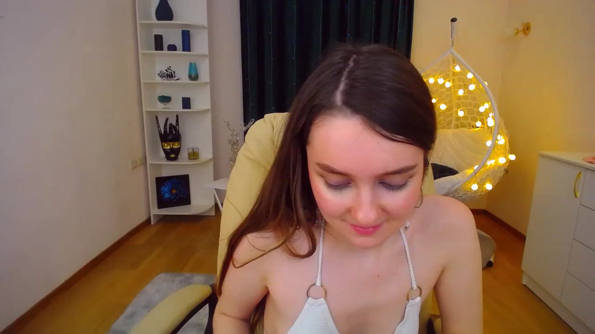 Gallery image thumbnail from OceanFeelss's myfreecams stream on, 12/26/2022, 16:59 image 10 of 20