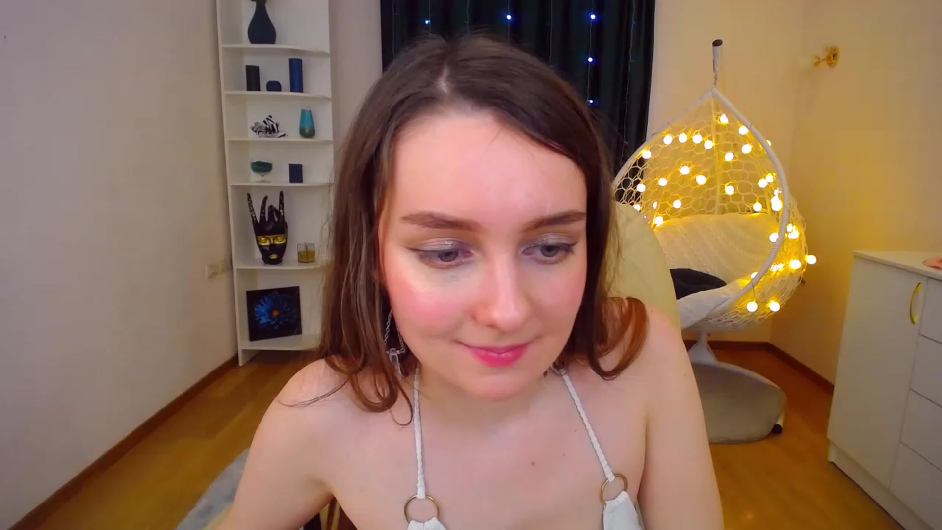Gallery image thumbnail from OceanFeelss's myfreecams stream on, 12/26/2022, 16:59 image 3 of 20
