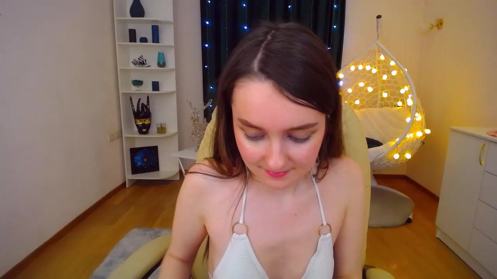 Gallery image thumbnail from OceanFeelss's myfreecams stream on, 12/26/2022, 16:59 image 16 of 20