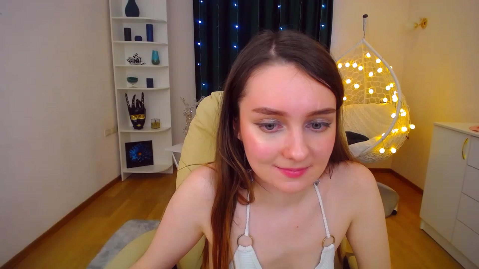 Gallery image thumbnail from OceanFeelss's myfreecams stream on, 12/26/2022, 16:59 image 13 of 20