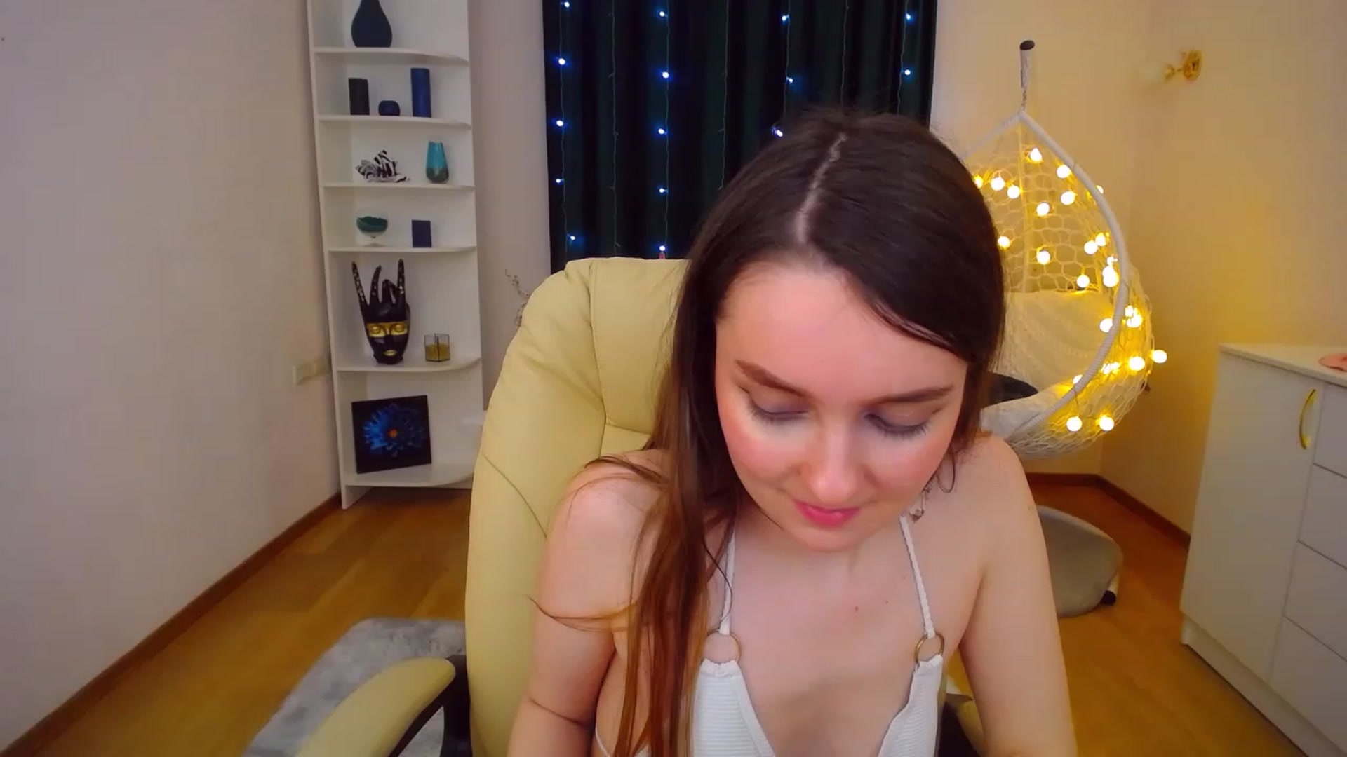 Gallery image thumbnail from OceanFeelss's myfreecams stream on, 12/26/2022, 16:59 image 15 of 20