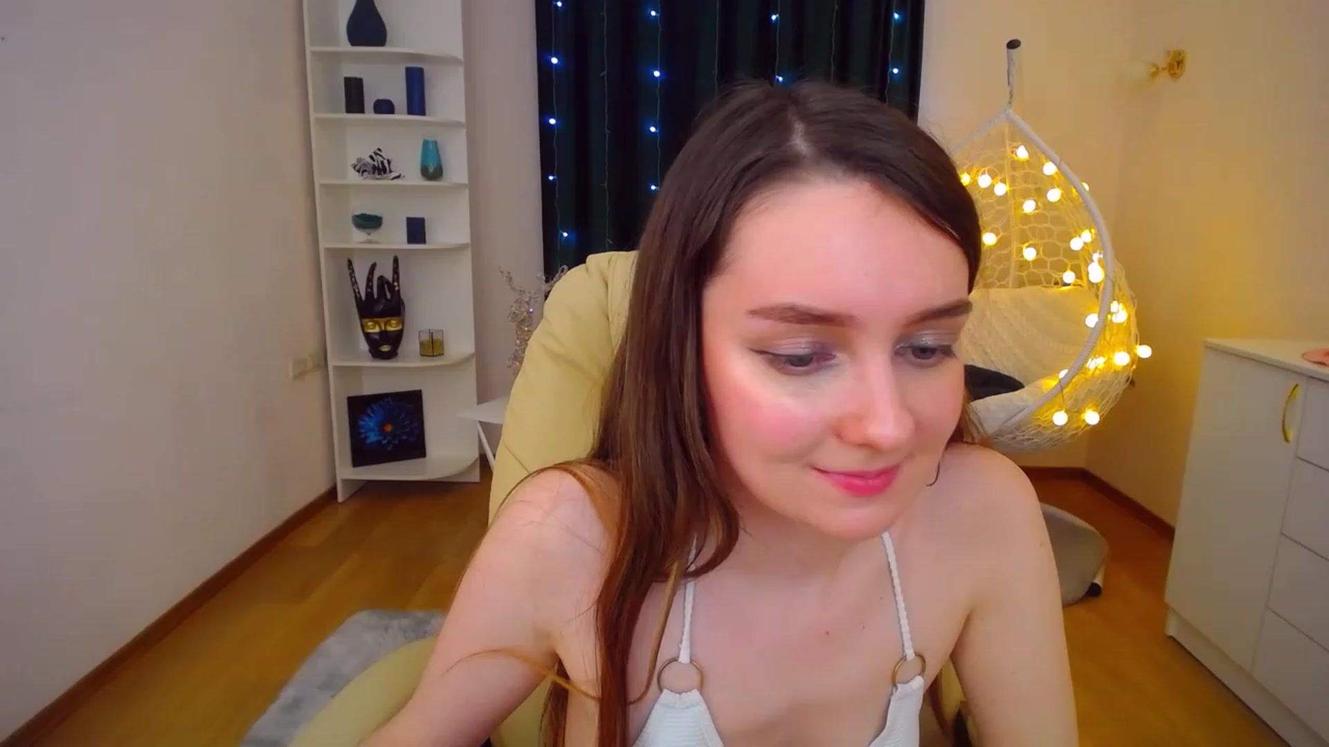 Gallery image thumbnail from OceanFeelss's myfreecams stream on, 12/26/2022, 16:59 image 12 of 20