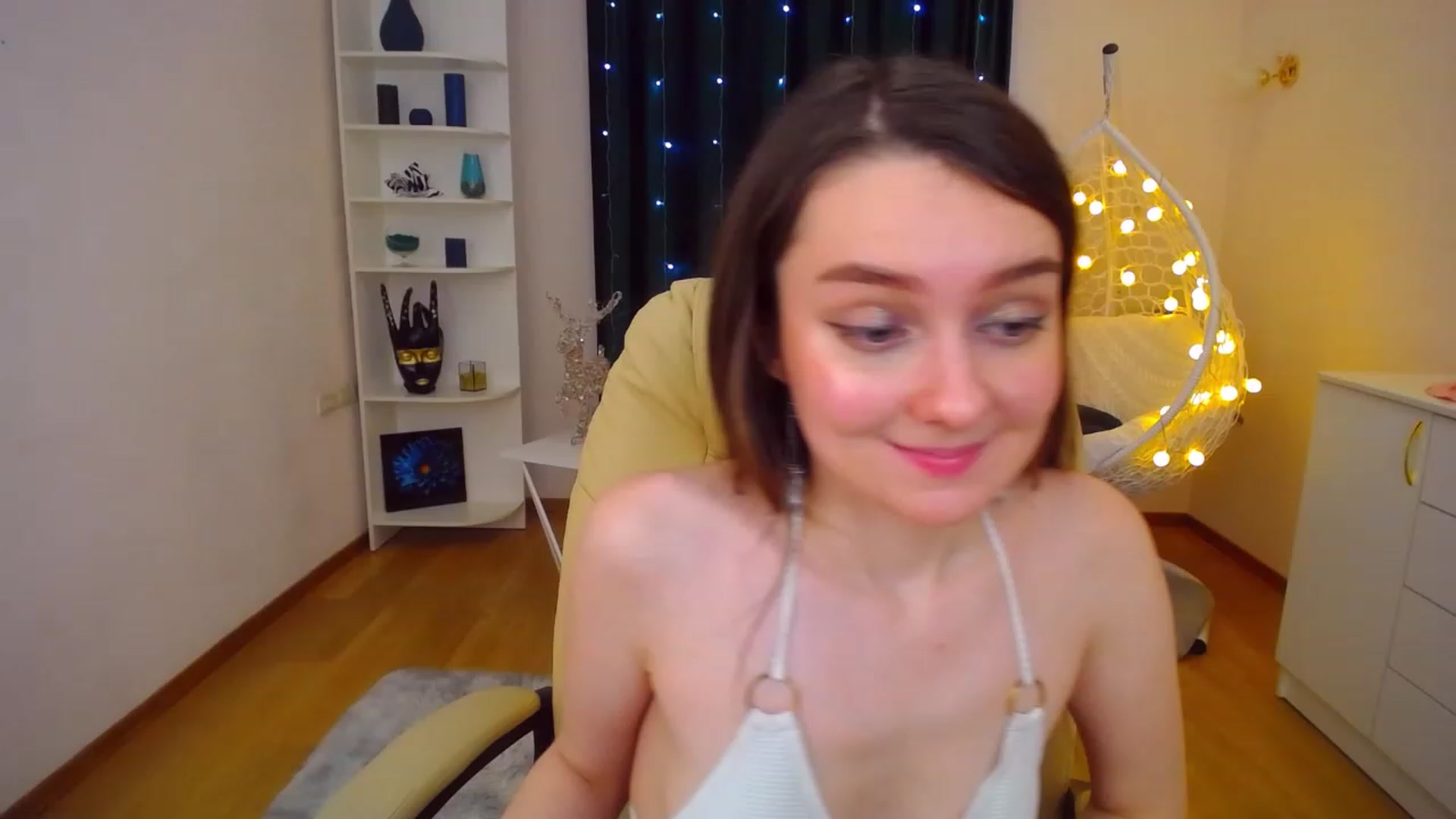 Gallery image thumbnail from OceanFeelss's myfreecams stream on, 12/26/2022, 16:59 image 17 of 20