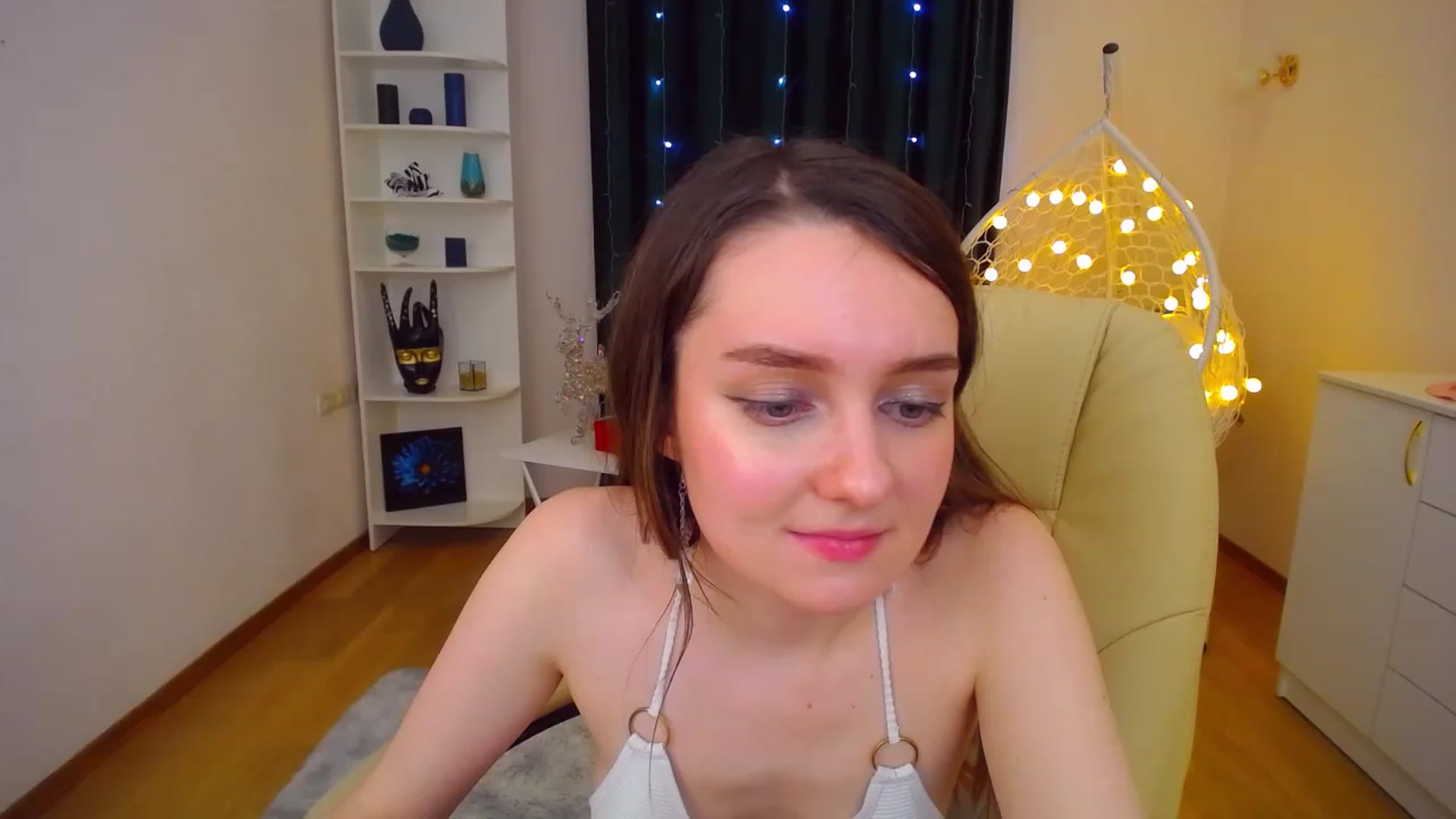 Gallery image thumbnail from OceanFeelss's myfreecams stream on, 12/26/2022, 16:59 image 18 of 20