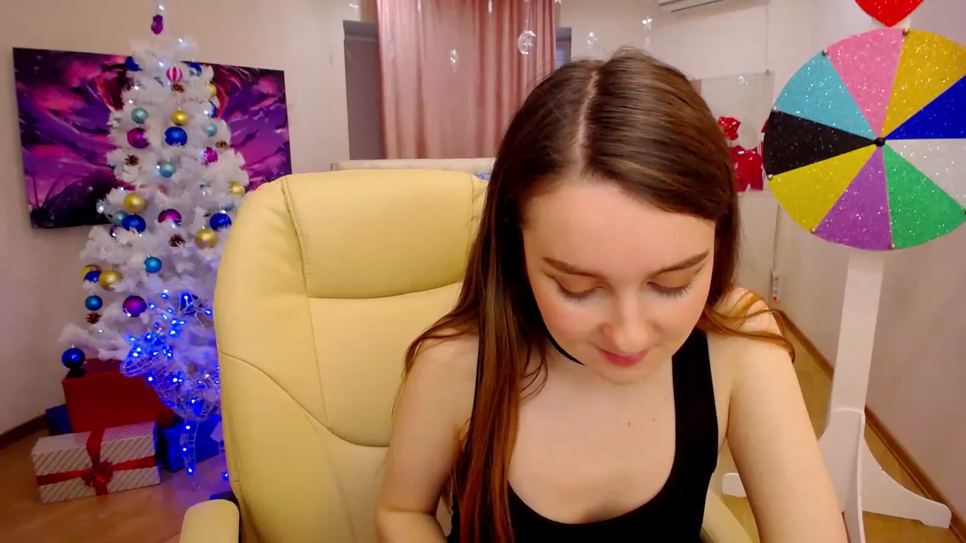 Gallery image thumbnail from OceanFeelss's myfreecams stream on, 12/27/2022, 06:32 image 13 of 20