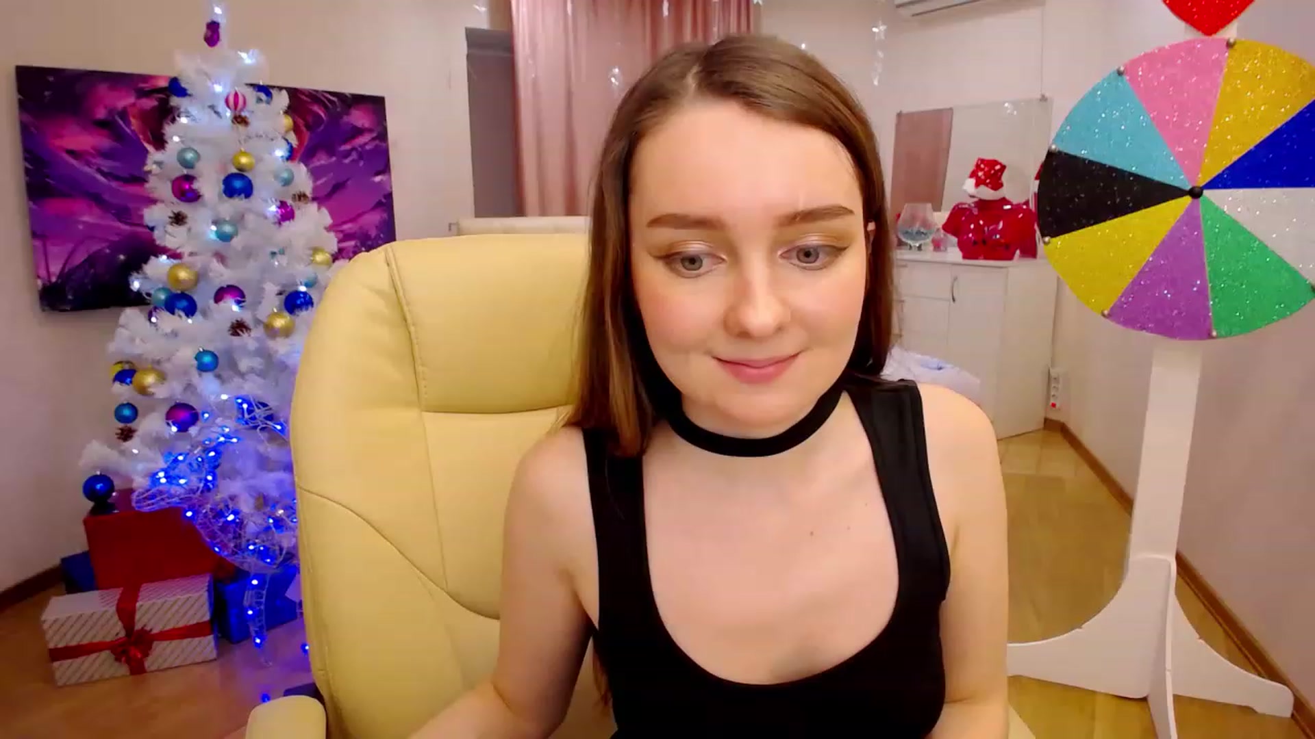 Gallery image thumbnail from OceanFeelss's myfreecams stream on, 12/27/2022, 06:32 image 9 of 20
