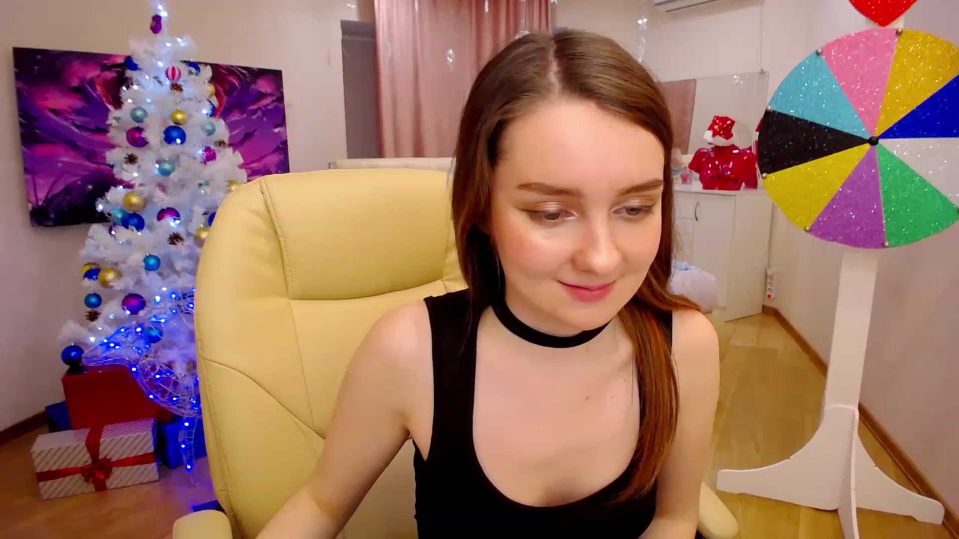 Gallery image thumbnail from OceanFeelss's myfreecams stream on, 12/27/2022, 06:32 image 12 of 20