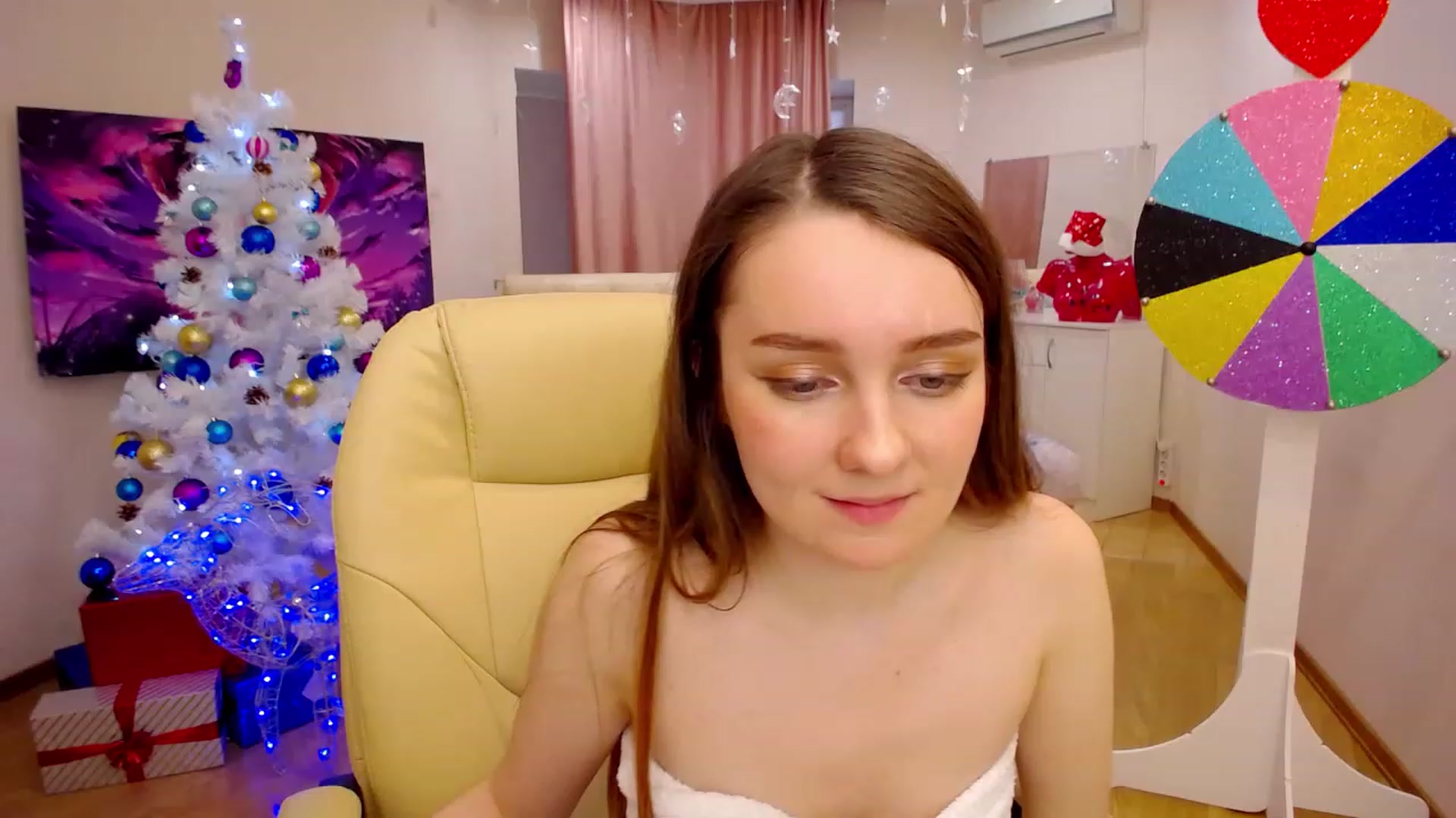 Gallery image thumbnail from OceanFeelss's myfreecams stream on, 12/27/2022, 07:49 image 17 of 20