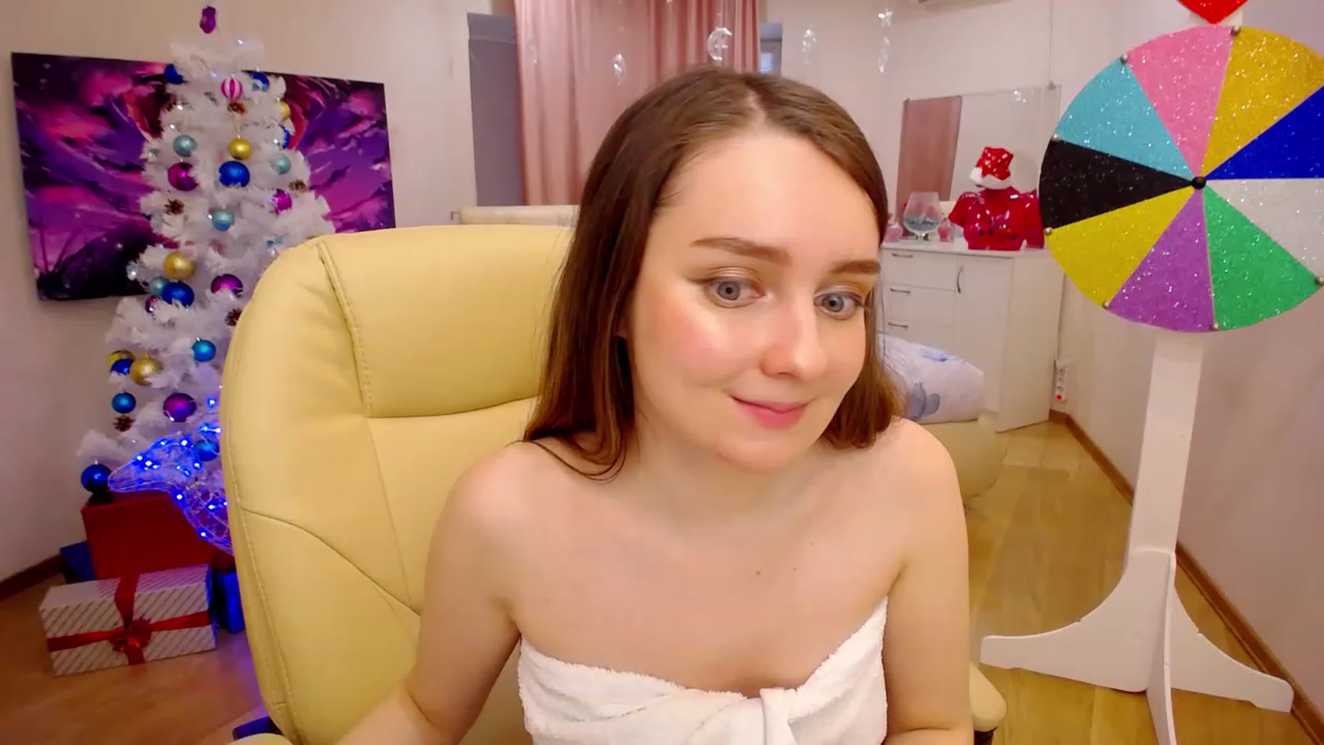 Gallery image thumbnail from OceanFeelss's myfreecams stream on, 12/27/2022, 07:49 image 4 of 20