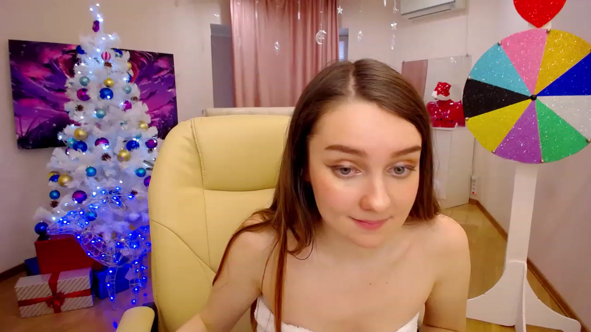 Gallery image thumbnail from OceanFeelss's myfreecams stream on, 12/27/2022, 07:49 image 20 of 20