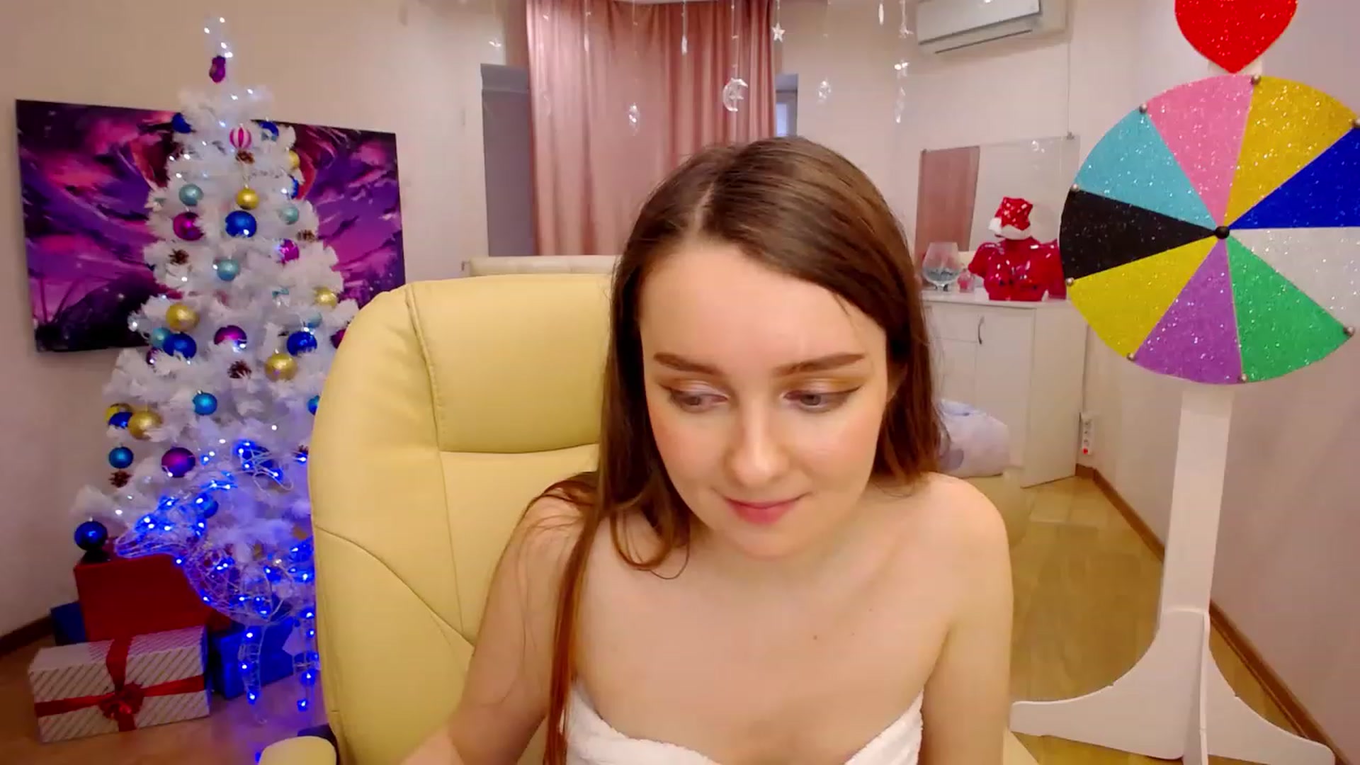 Gallery image thumbnail from OceanFeelss's myfreecams stream on, 12/27/2022, 07:49 image 16 of 20