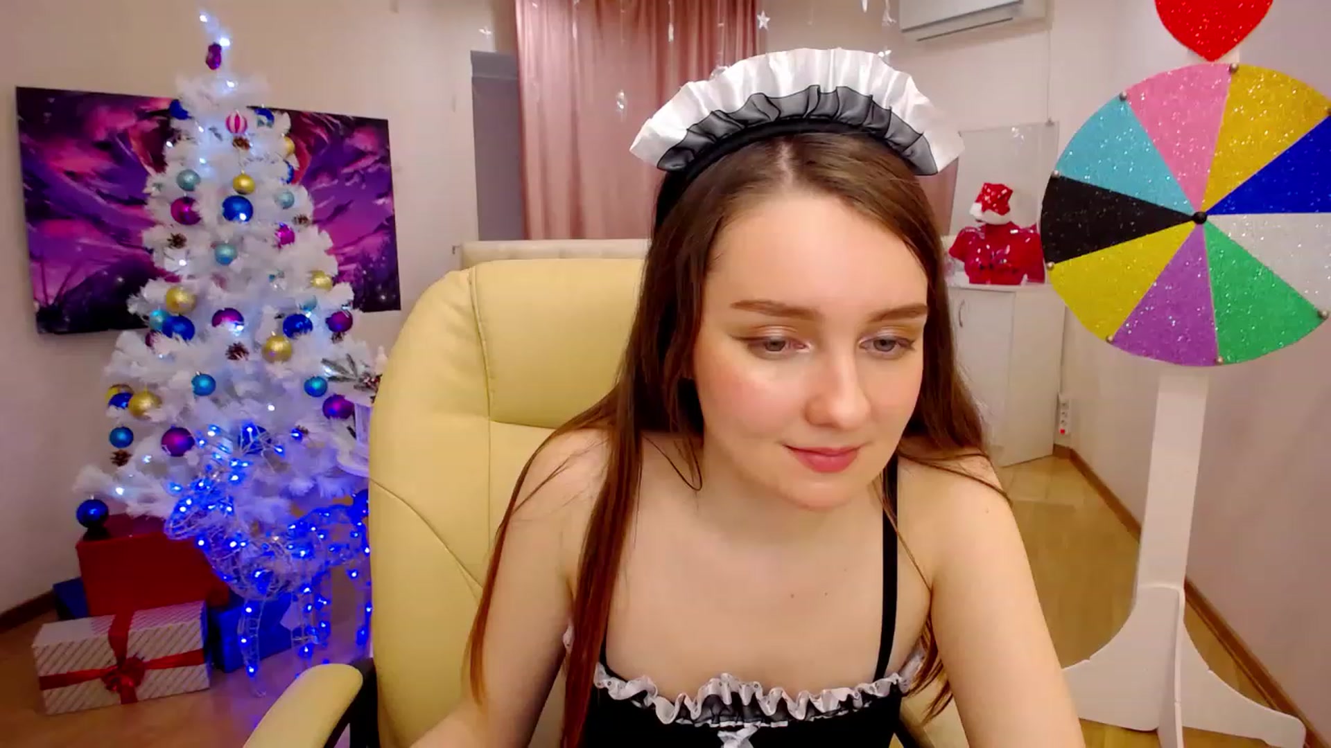 Gallery image thumbnail from OceanFeelss's myfreecams stream on, 12/27/2022, 09:54 image 3 of 20