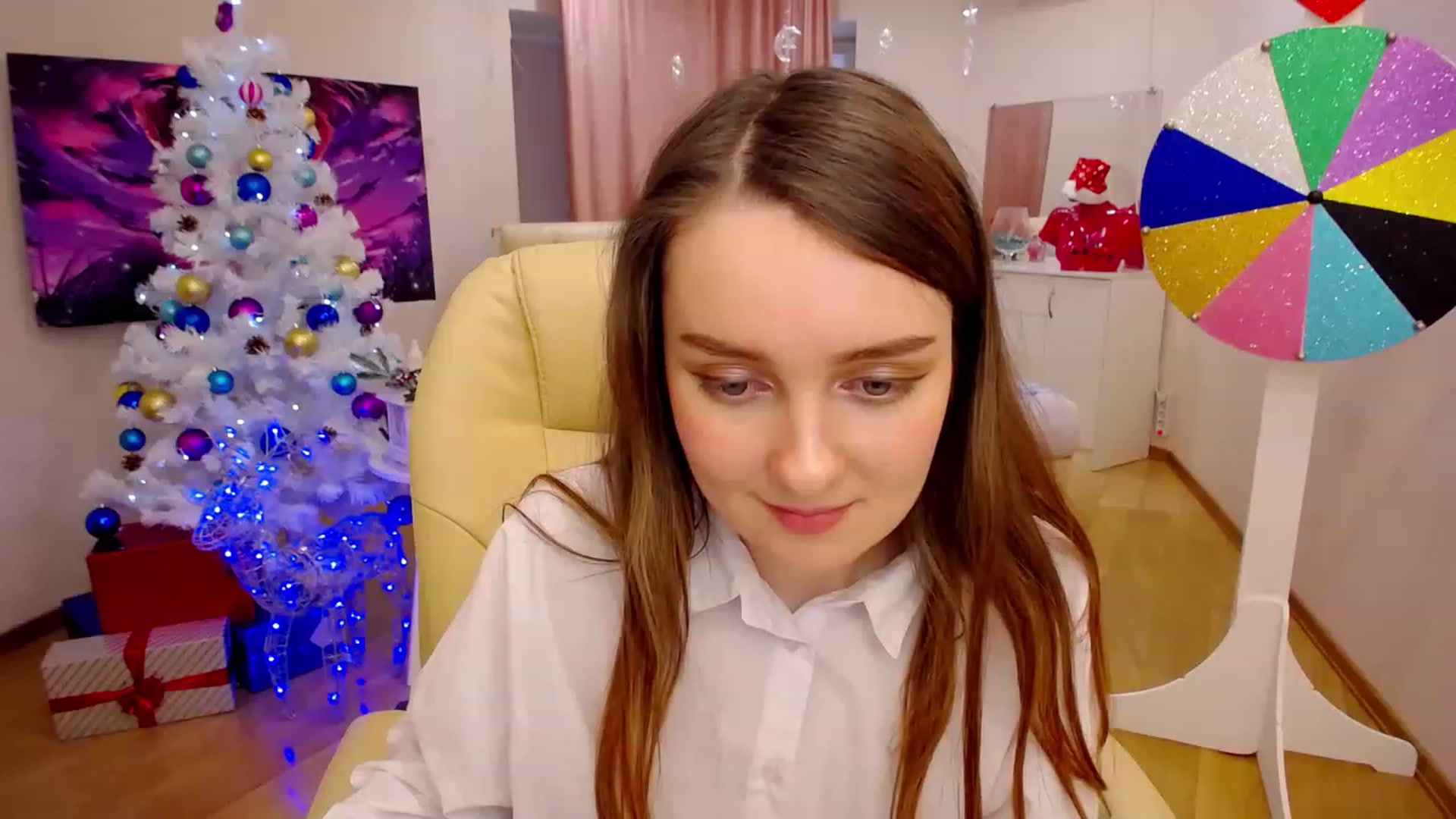 Gallery image thumbnail from OceanFeelss's myfreecams stream on, 12/27/2022, 09:54 image 10 of 20