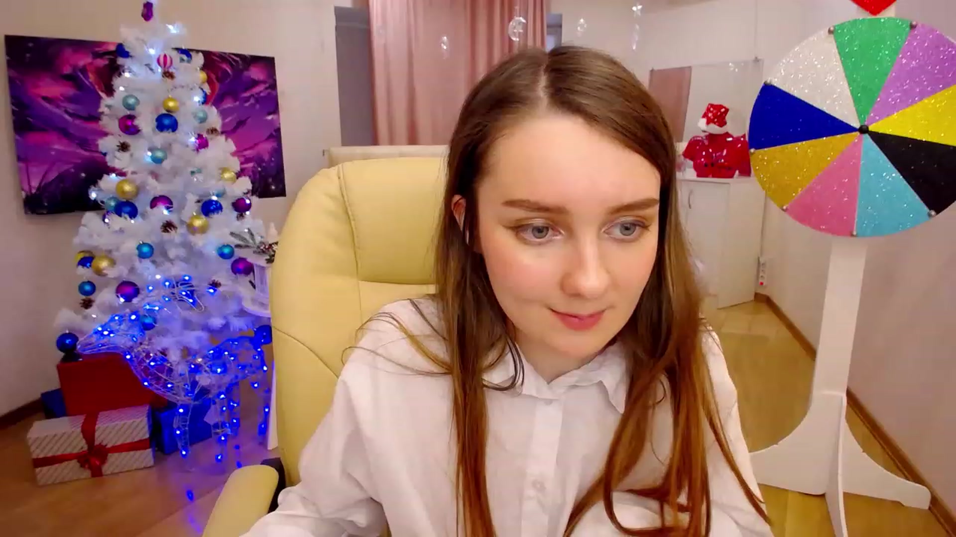 Gallery image thumbnail from OceanFeelss's myfreecams stream on, 12/27/2022, 09:54 image 11 of 20