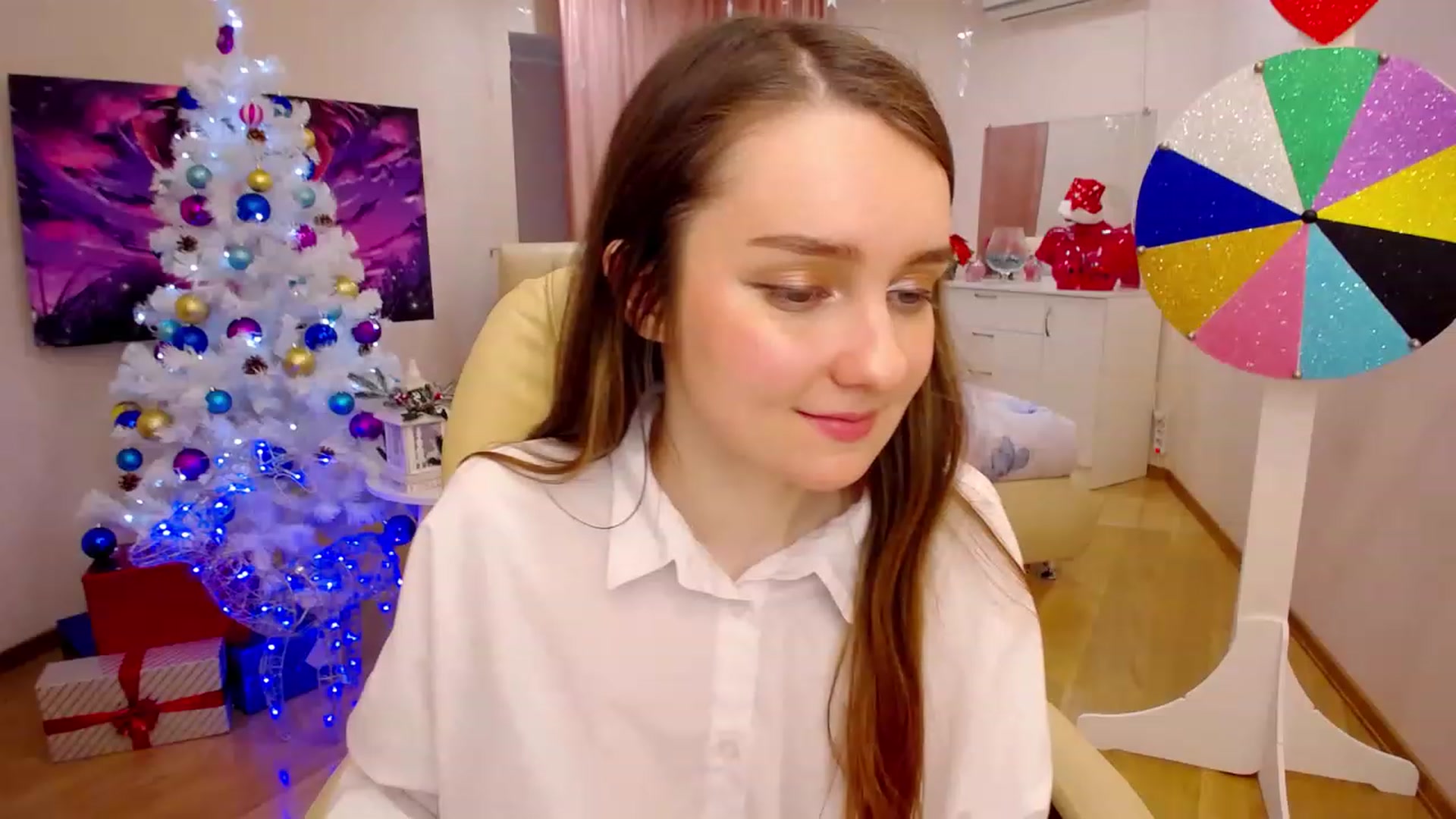 Gallery image thumbnail from OceanFeelss's myfreecams stream on, 12/27/2022, 09:54 image 16 of 20