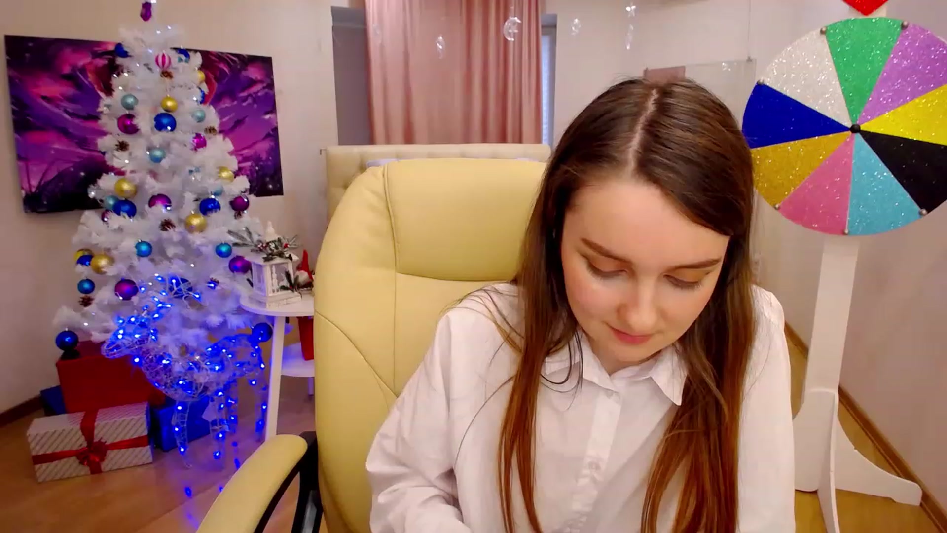 Gallery image thumbnail from OceanFeelss's myfreecams stream on, 12/27/2022, 09:54 image 14 of 20