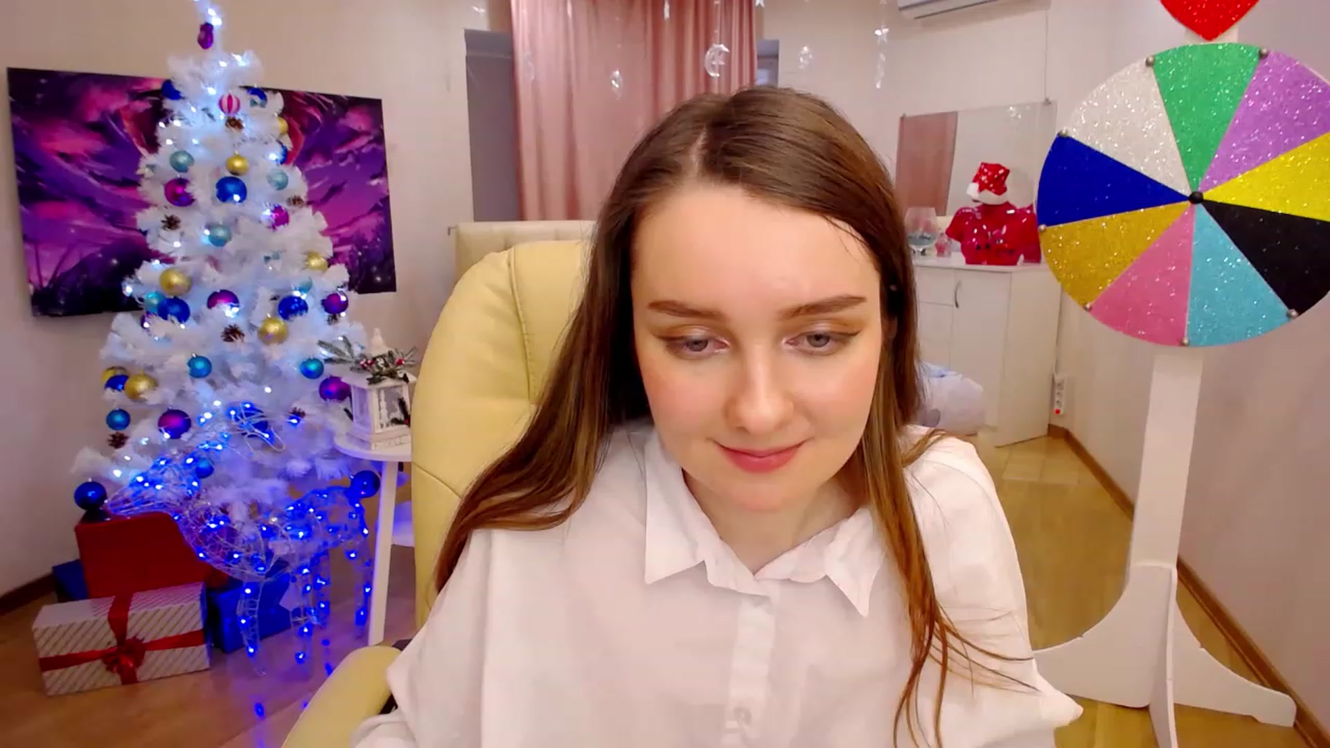 Gallery image thumbnail from OceanFeelss's myfreecams stream on, 12/27/2022, 09:54 image 18 of 20