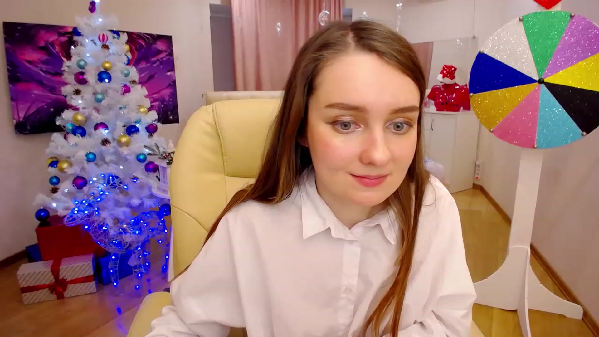 Gallery image thumbnail from OceanFeelss's myfreecams stream on, 12/27/2022, 09:54 image 9 of 20