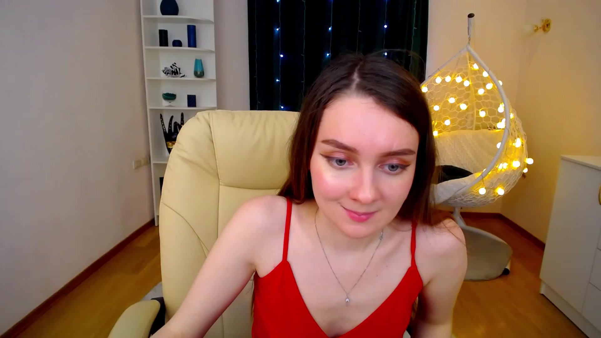 Gallery image thumbnail from OceanFeelss's myfreecams stream on, 12/28/2022, 09:27 image 4 of 20
