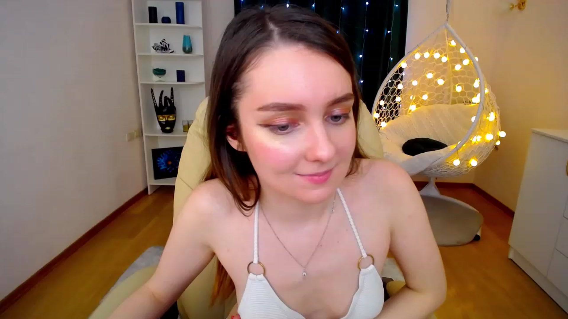 Gallery image thumbnail from OceanFeelss's myfreecams stream on, 12/28/2022, 09:27 image 18 of 20