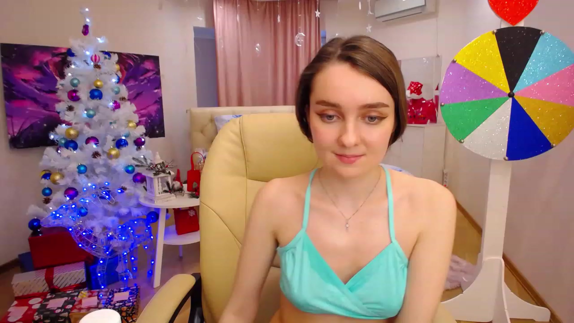 Gallery image thumbnail from OceanFeelss's myfreecams stream on, 12/29/2022, 07:57 image 2 of 20