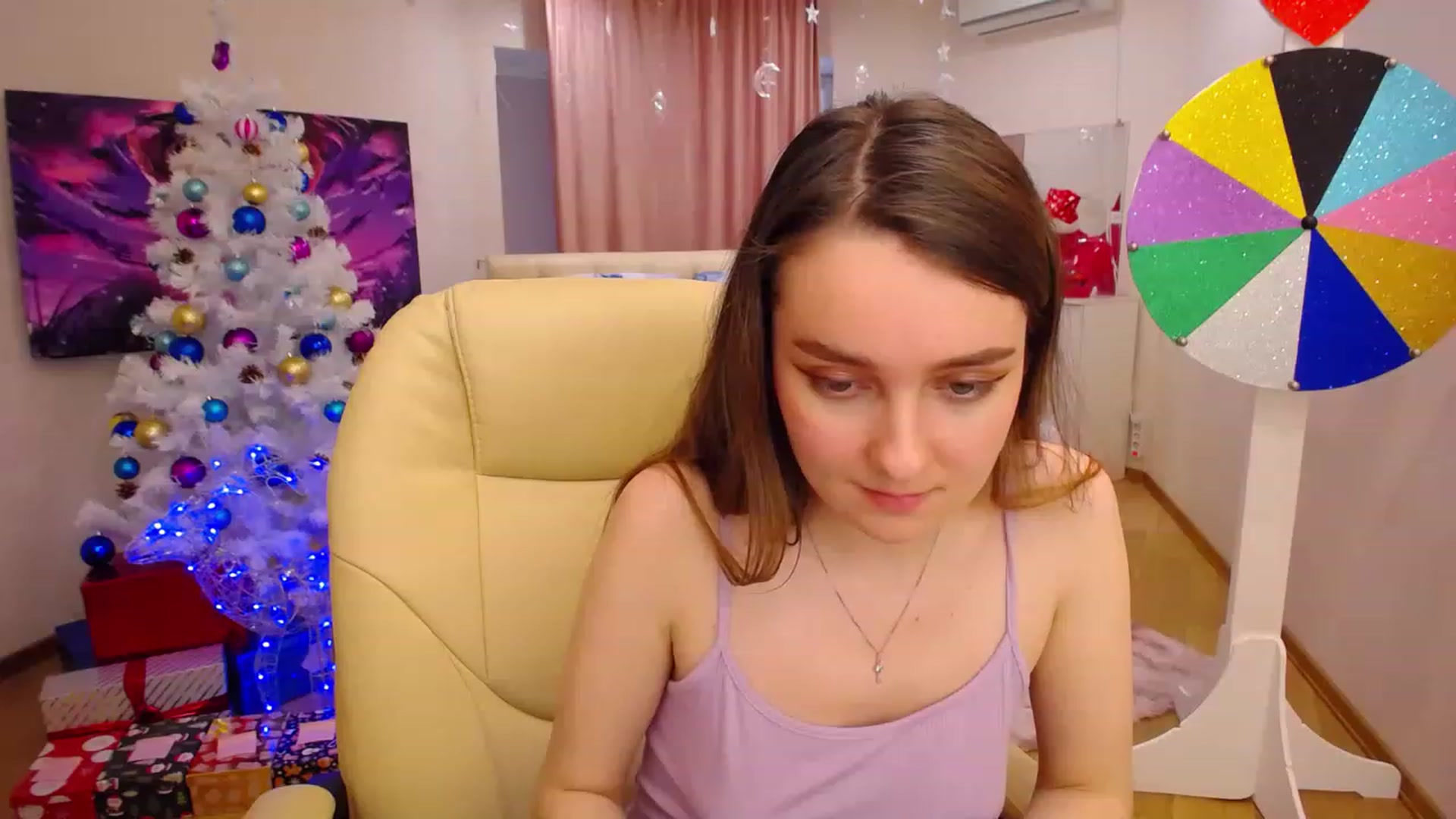 Gallery image thumbnail from OceanFeelss's myfreecams stream on, 12/29/2022, 09:45 image 12 of 20