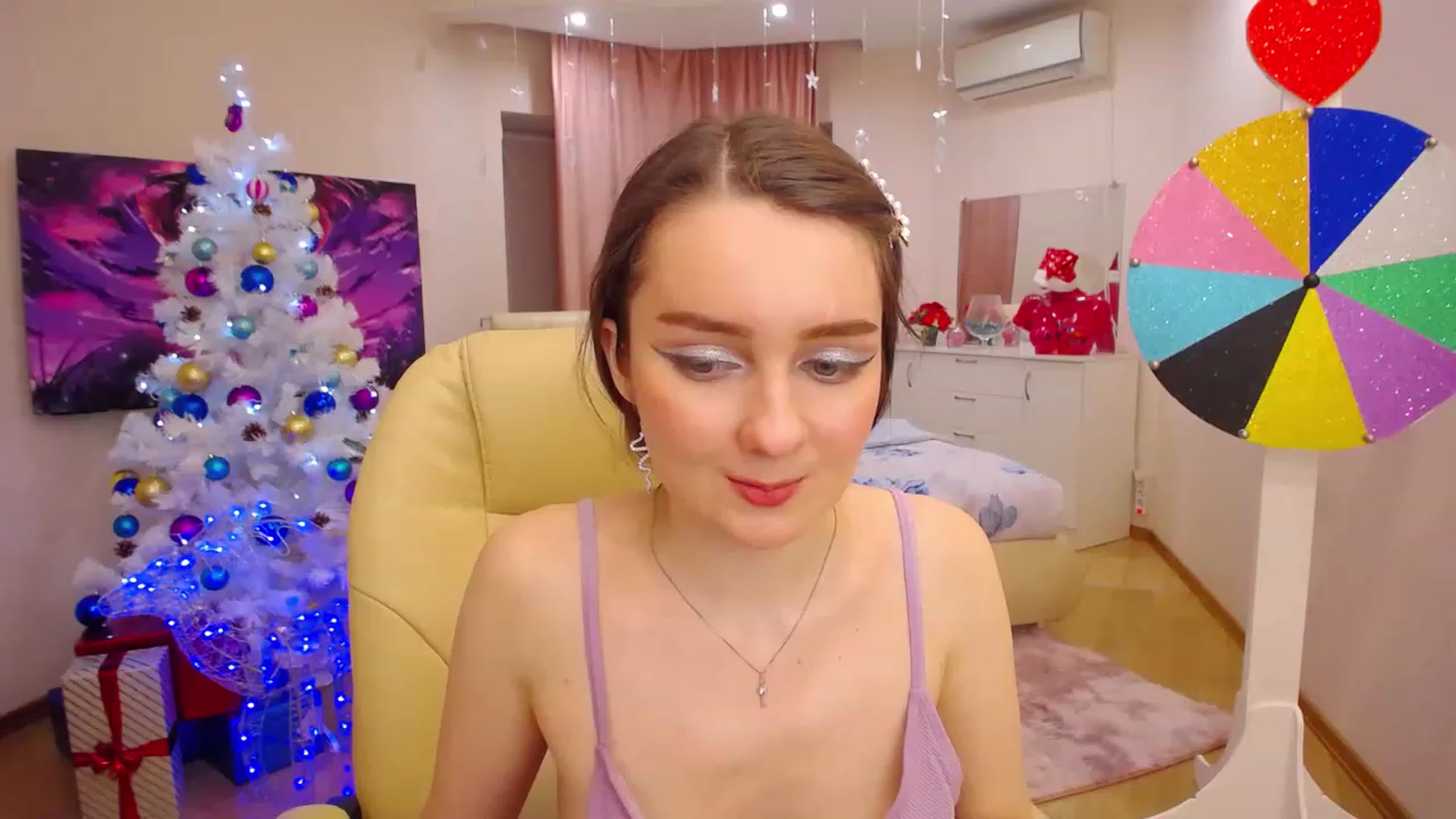 Gallery image thumbnail from OceanFeelss's myfreecams stream on, 12/30/2022, 19:42 image 9 of 20