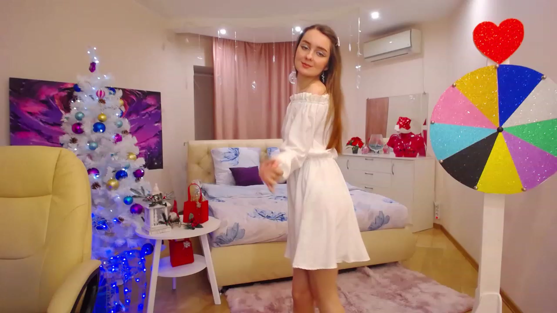 Gallery image thumbnail from OceanFeelss's myfreecams stream on, 12/30/2022, 19:42 image 12 of 20
