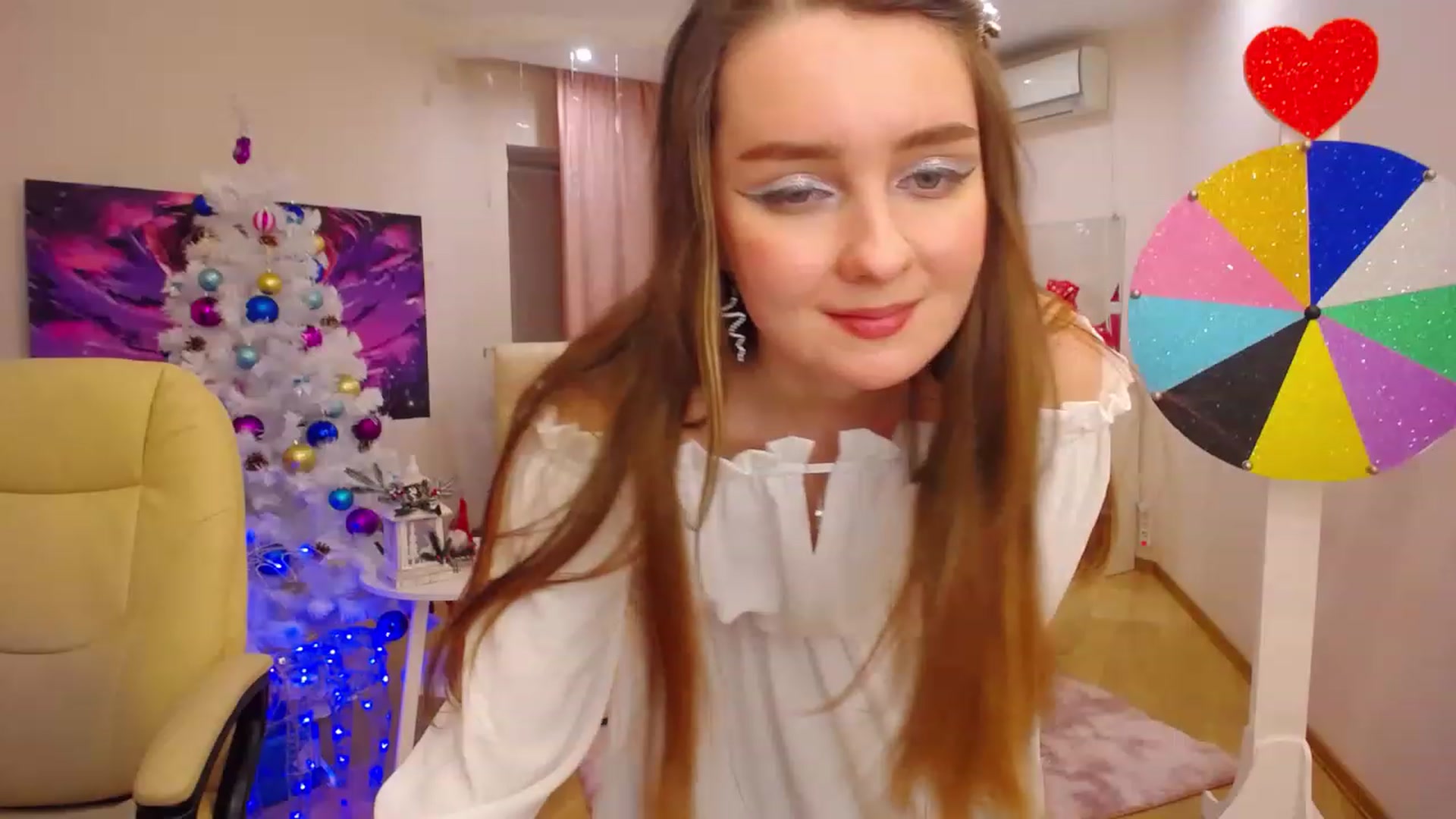 Gallery image thumbnail from OceanFeelss's myfreecams stream on, 12/30/2022, 19:42 image 13 of 20