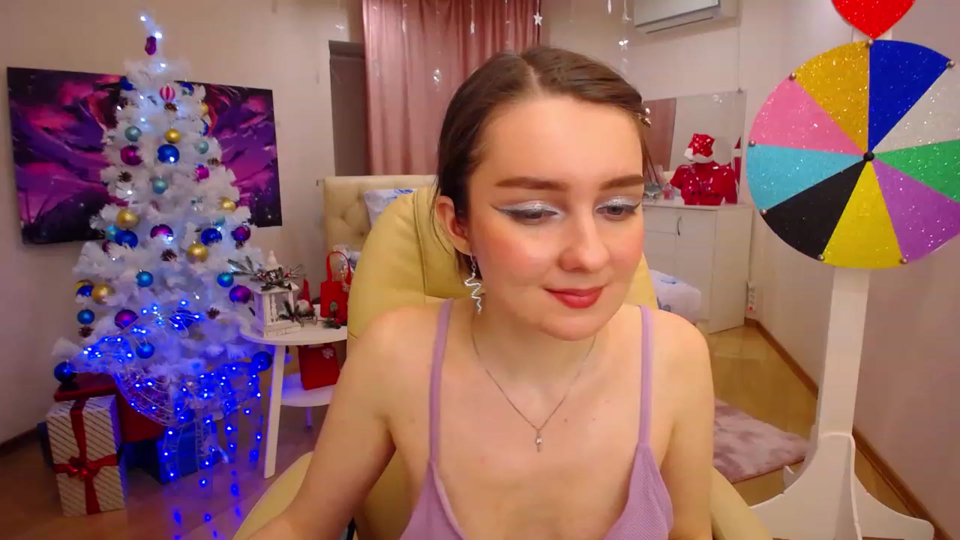 Gallery image thumbnail from OceanFeelss's myfreecams stream on, 12/30/2022, 19:42 image 6 of 20
